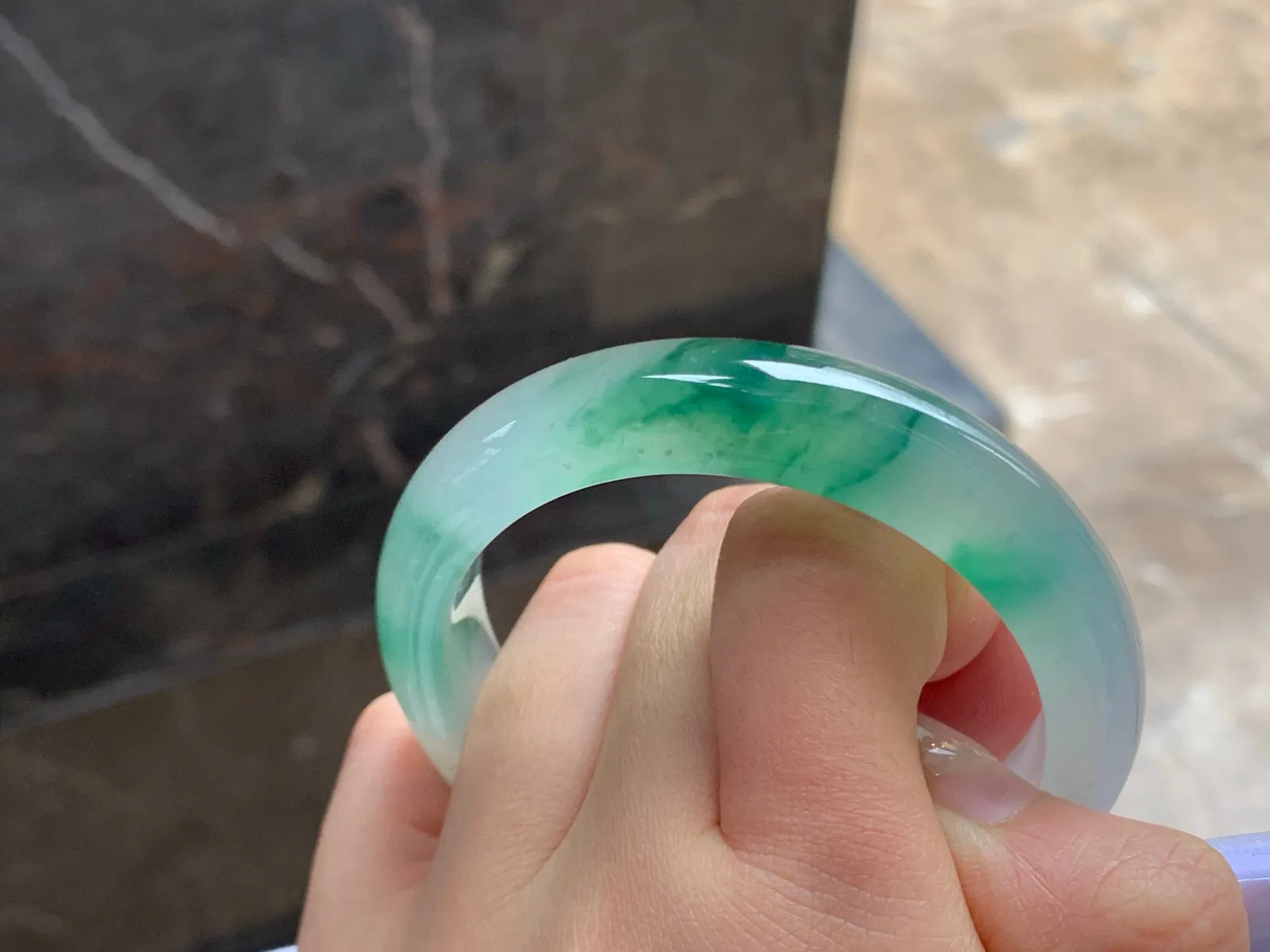 53-13.5-8.5

冰绿花手镯^_^种水足 飘花浓郁