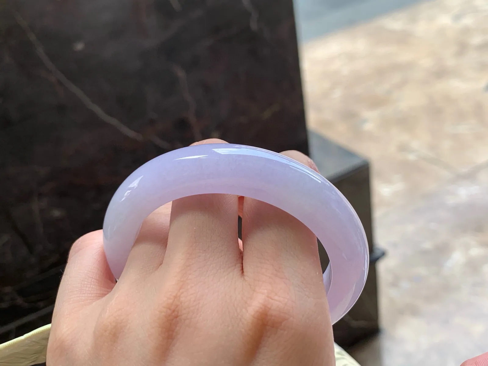 粉春手镯
玉质细腻 56/12/9.8mm