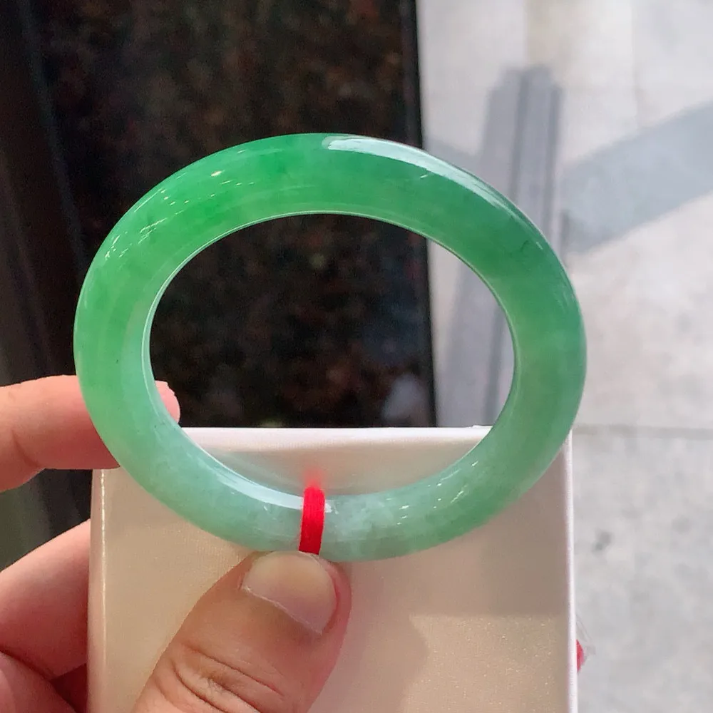 圆条一大节冰阳绿 无瑕 尺寸:53.1/10.2 种色俱佳️️