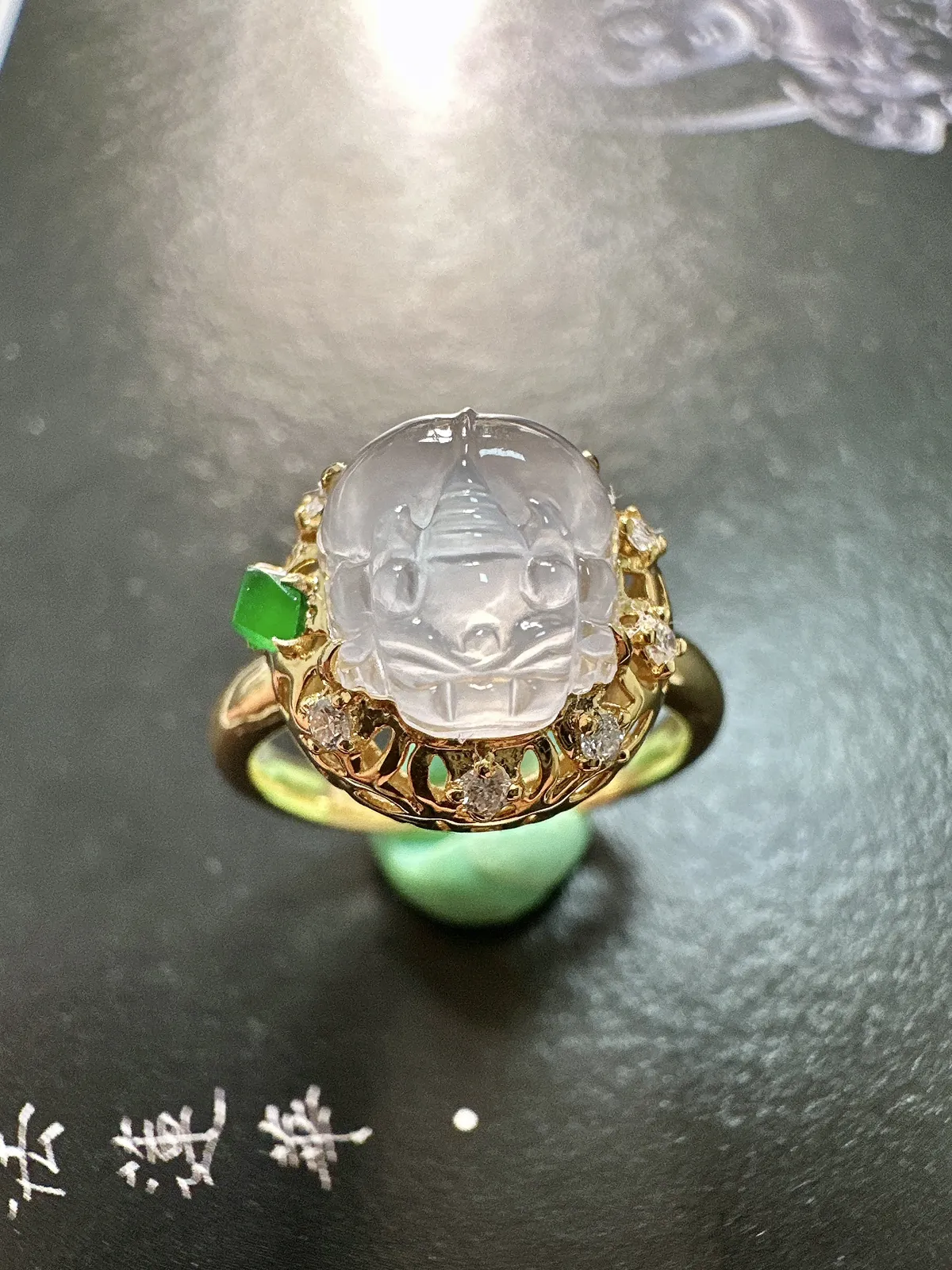 【冰种貔貅戒指】质地细腻，光泽度不错，招财神兽，18k金钻镶嵌，裸石尺寸9.7*8.5*3.8毫米