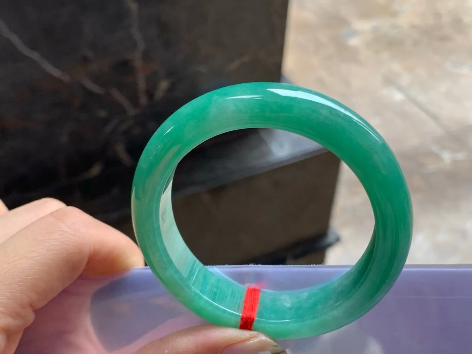 51-12.3-8.5

辣绿色手镯^_^颜色浓郁 鲜艳