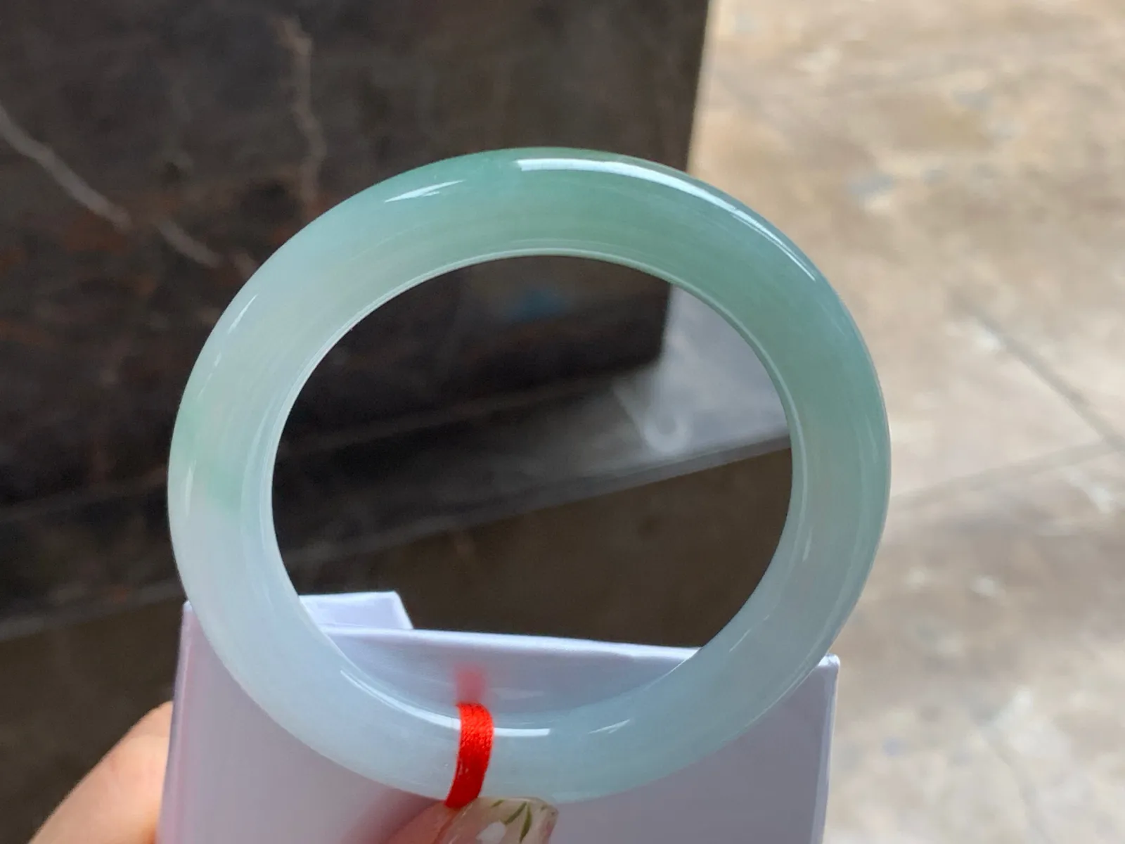 53.5-10

黄翡圆条手镯^_^玉质温润 种水足