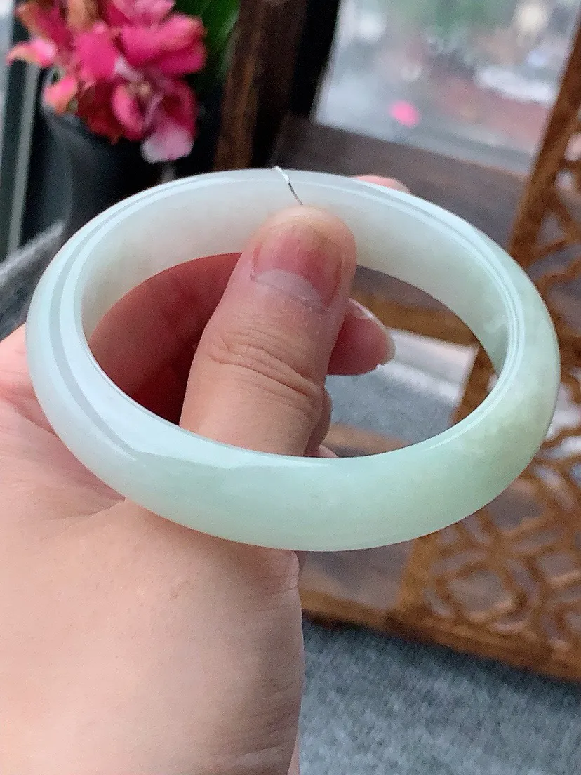 a货翡翠老坑贵妃手镯56-57圈口  尺寸56.5×50×13×7.5mm 重量53.60g 0614