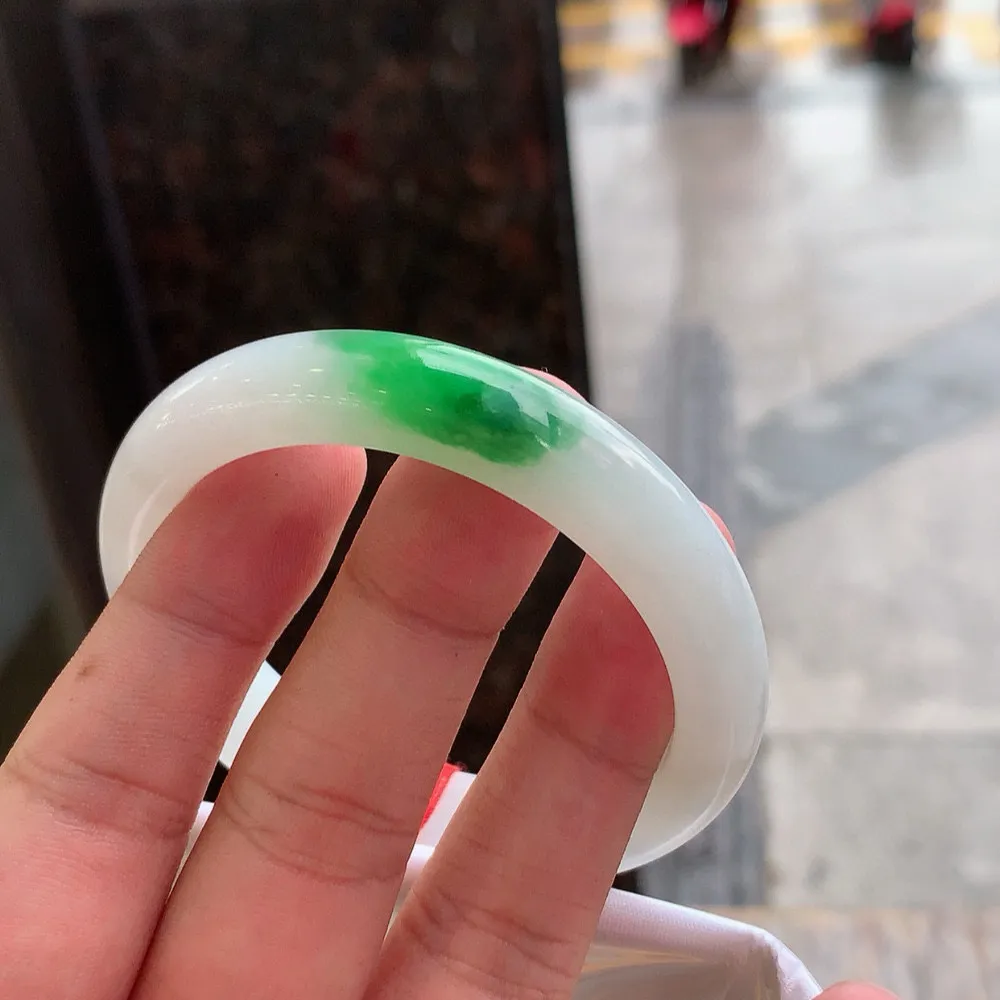 正圈冰糯阳绿 无瑕 尺寸:53.6/11/8 色阳