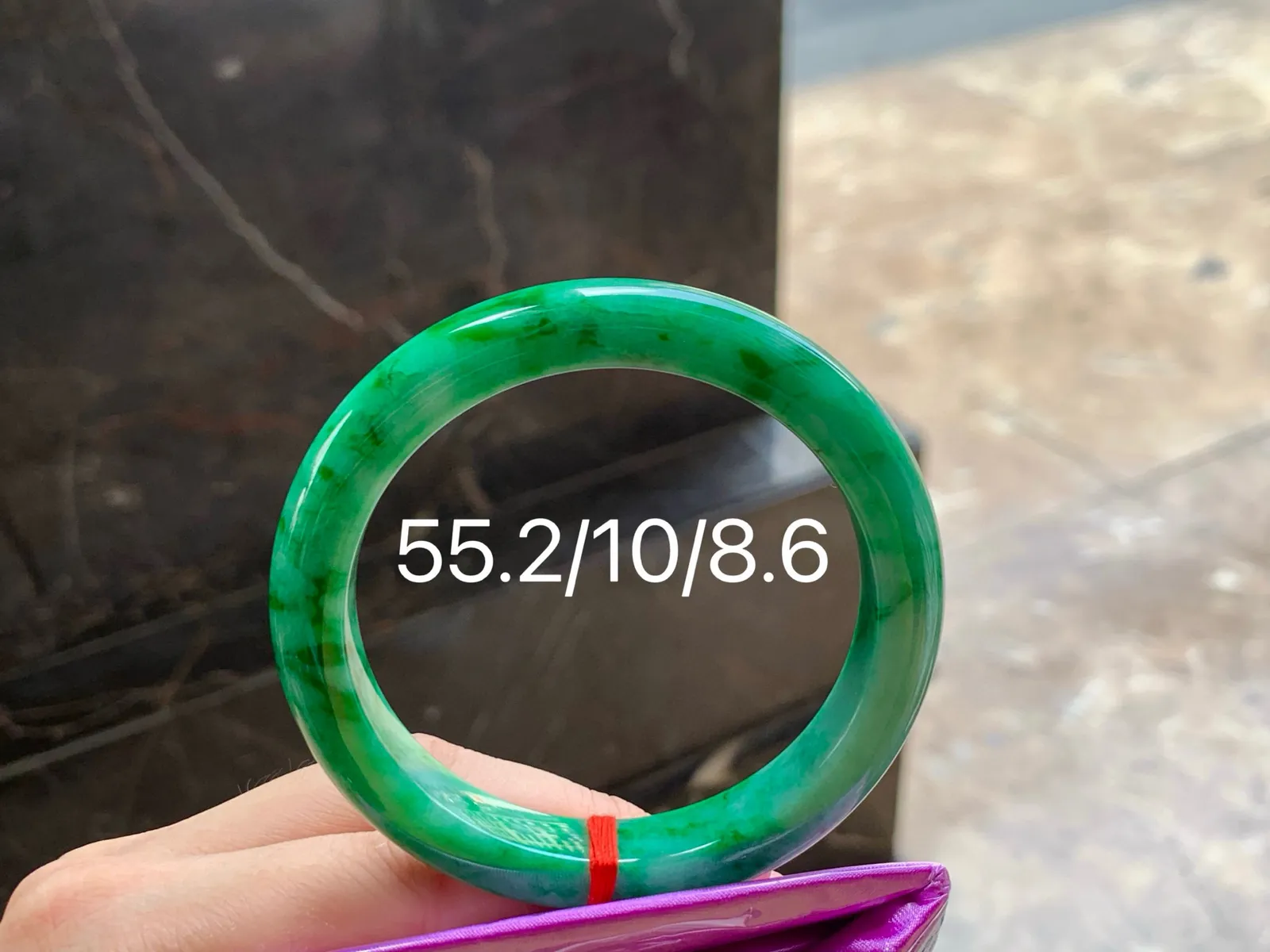 带色手镯
55.2/10/8.6mm