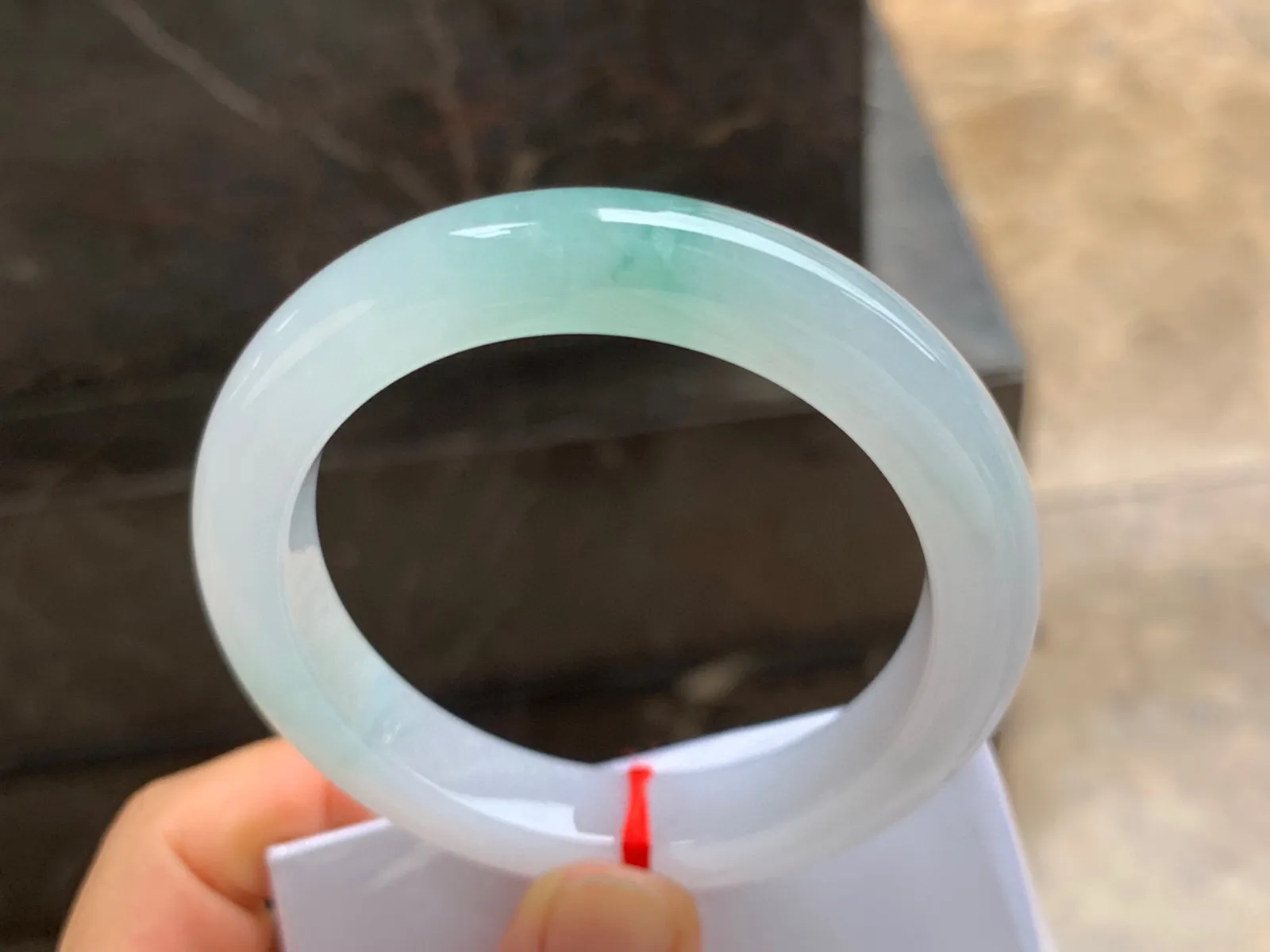54-10-9mm
冰种飘花手镯 温润细腻 清爽