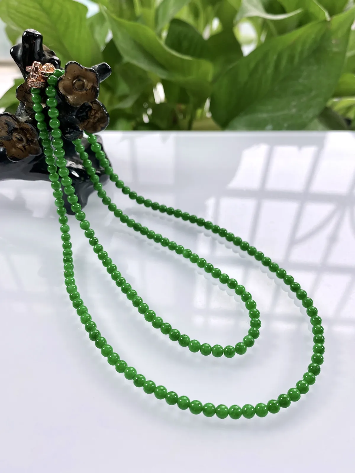 收藏级别，缅甸天然翡翠A货，卡3.6冰润满绿浓阳绿小米珠小圆珠项链手链，尺寸:3.6mm/180颗，长度610mm，重量：14.36g