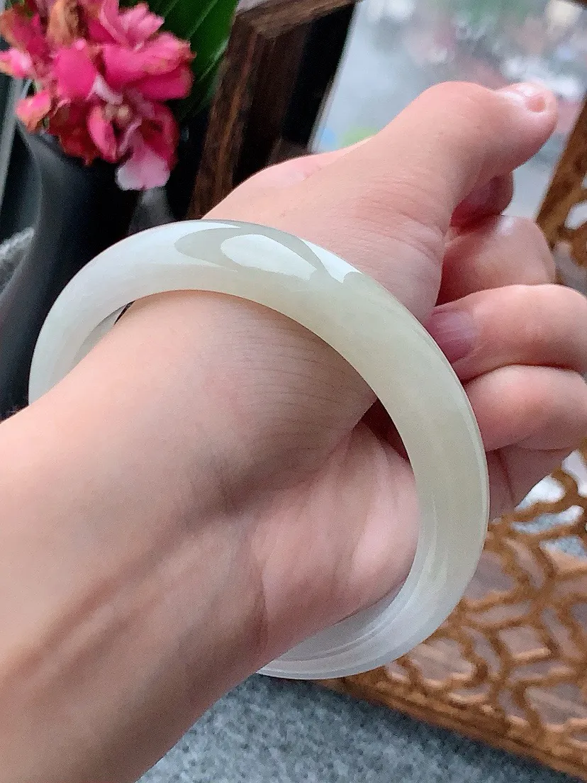 a货翡翠老坑飘黄翡正装正圈手镯60-61大圈口  尺寸60.3×12.6×7.7mm 重量62.45g 0614