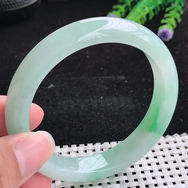 自然光58.5/12.2/8.4老坑冰润水灵飘阳绿手镯翡翠玉镯美人镯