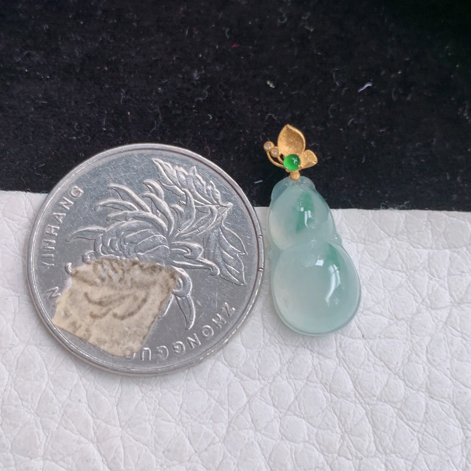 x54实拍17.6*9.2*6.2饱满冰飘花葫芦 翡翠葫芦玉吊坠 锁骨坠 18k