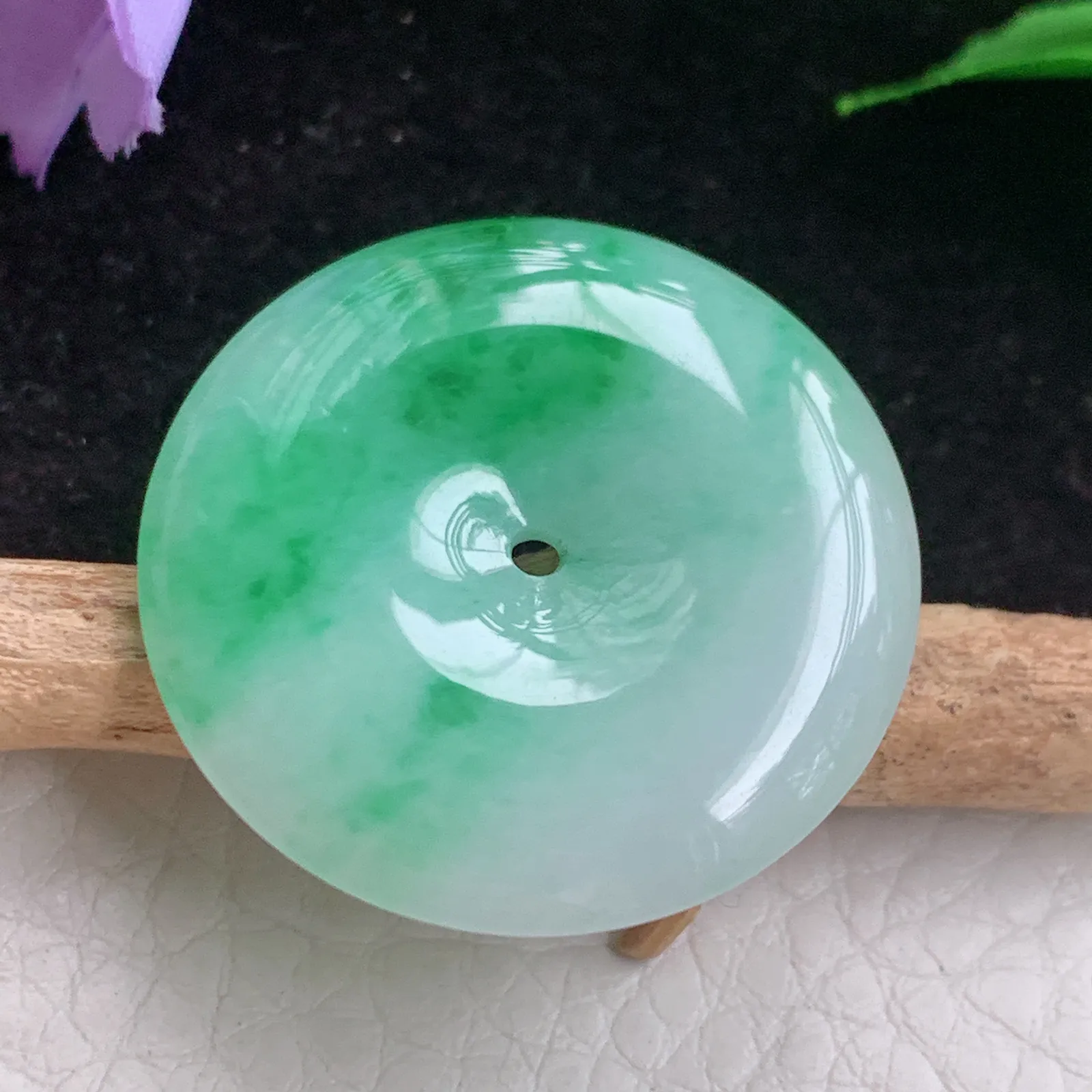 lck实拍31*5.8老坑精雕飘花清新大平安扣 翡翠平安扣玉吊坠 现在玉挂件