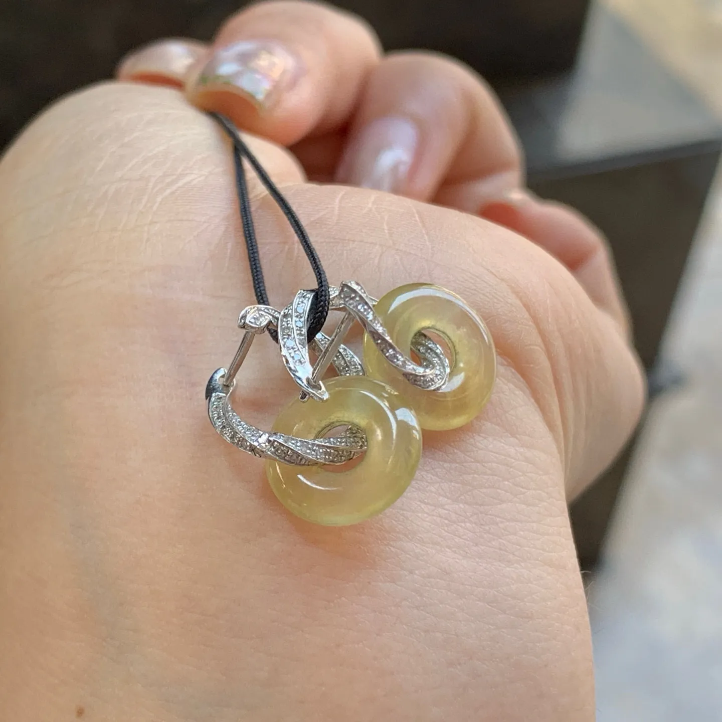 金钻镶嵌冰黄耳钩^_^水润冰透 颜色鲜艳