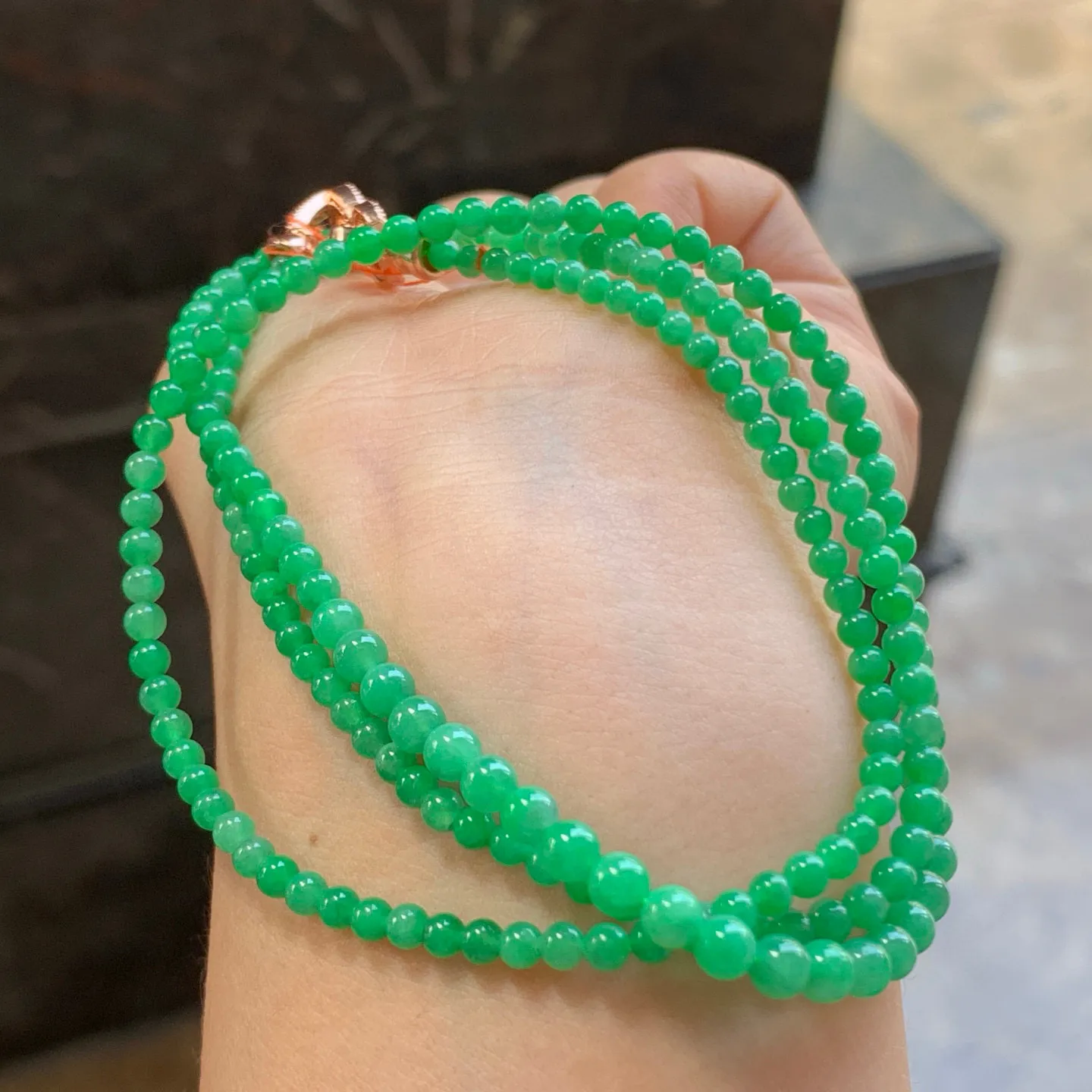 阳绿色珠串^_^色阳 玉质温润