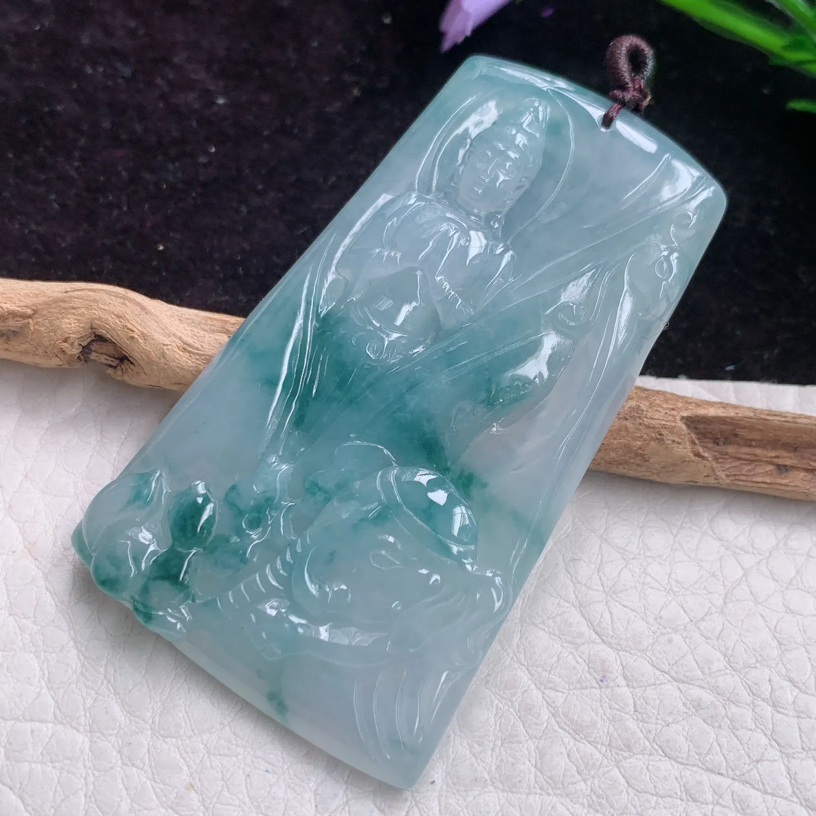 x54实拍63*37.8*6天然翡翠冰胶飘蓝紫花生肖守护神普贤菩萨玉吊坠