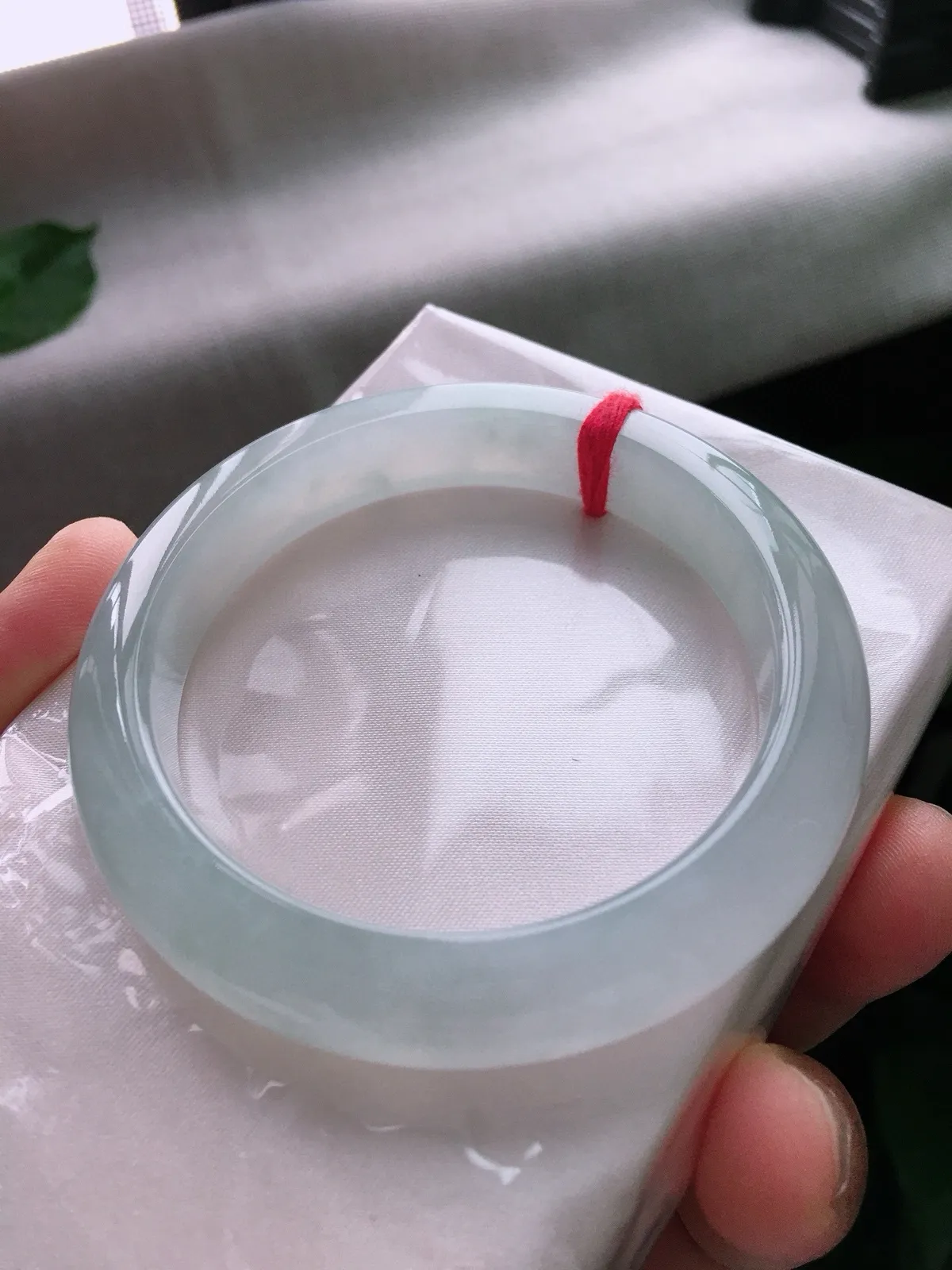 圈口56，正圈手镯，白冰，玉质水润细腻，尺寸56-12.1-8.4mm