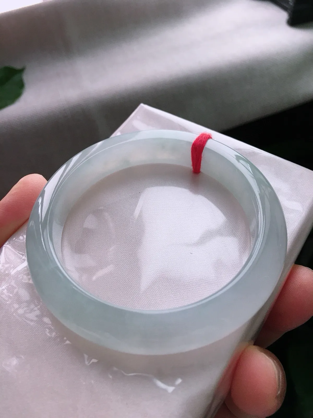 圈口56，正圈手镯，白冰，玉质水润细腻，尺寸56-12.1-8.4mm