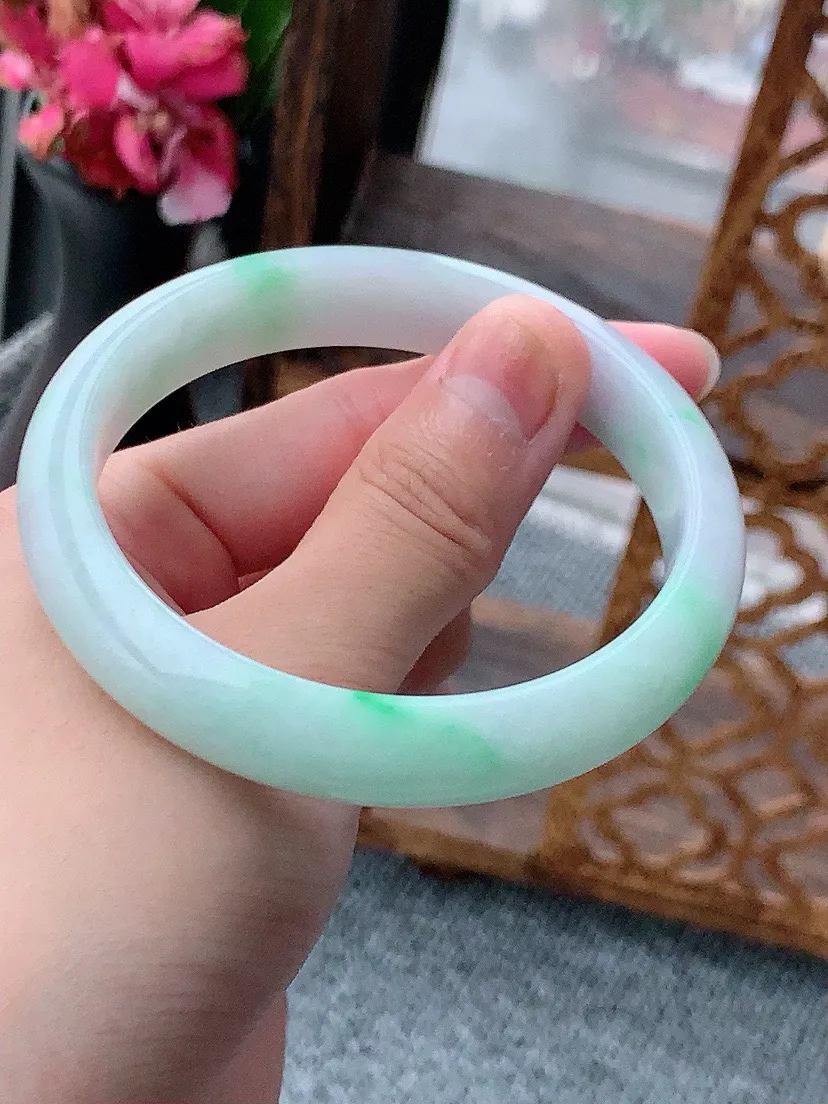 a货翡翠老坑飘绿正装正圈手镯58-59圈口 尺寸58.5×11.7×7.2mm 重量48.99g 0614