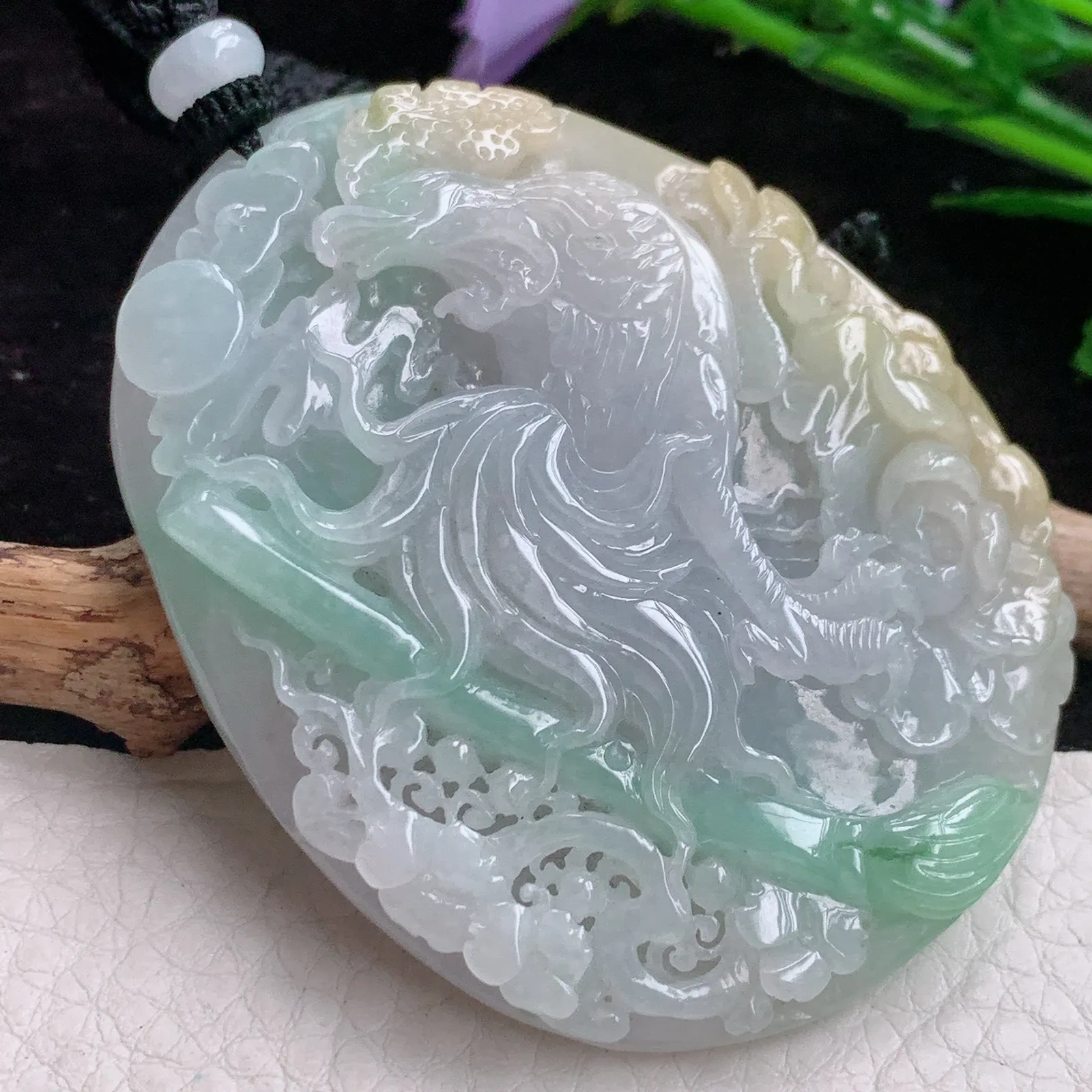 mut实拍64.5*52.8*12老坑精雕胶感三彩母仪天下玉吊坠 翡翠凤牌玉挂件