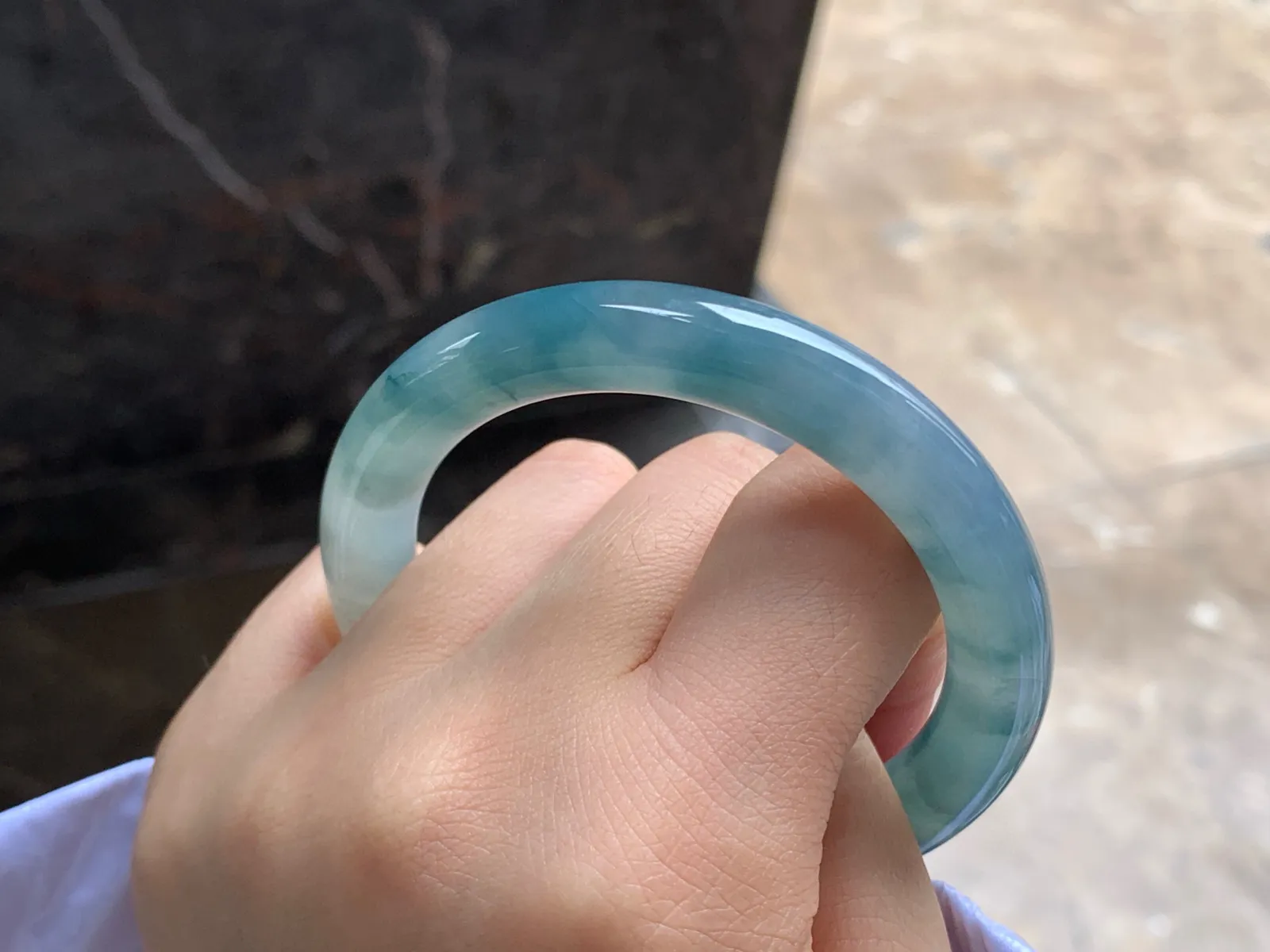 52.5-9.4

飘花圆条手镯^_^玉质温润