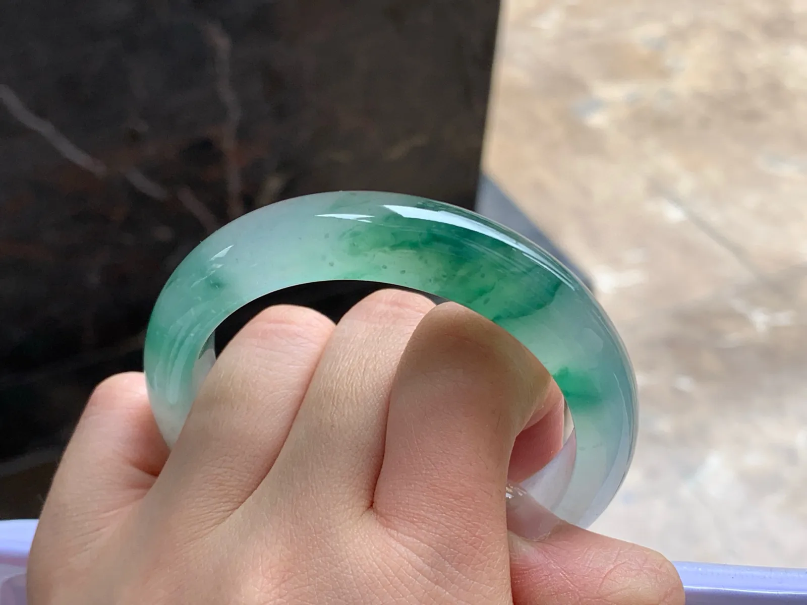 53-13.5-8.5

冰绿花手镯^_^种水足 飘花浓郁