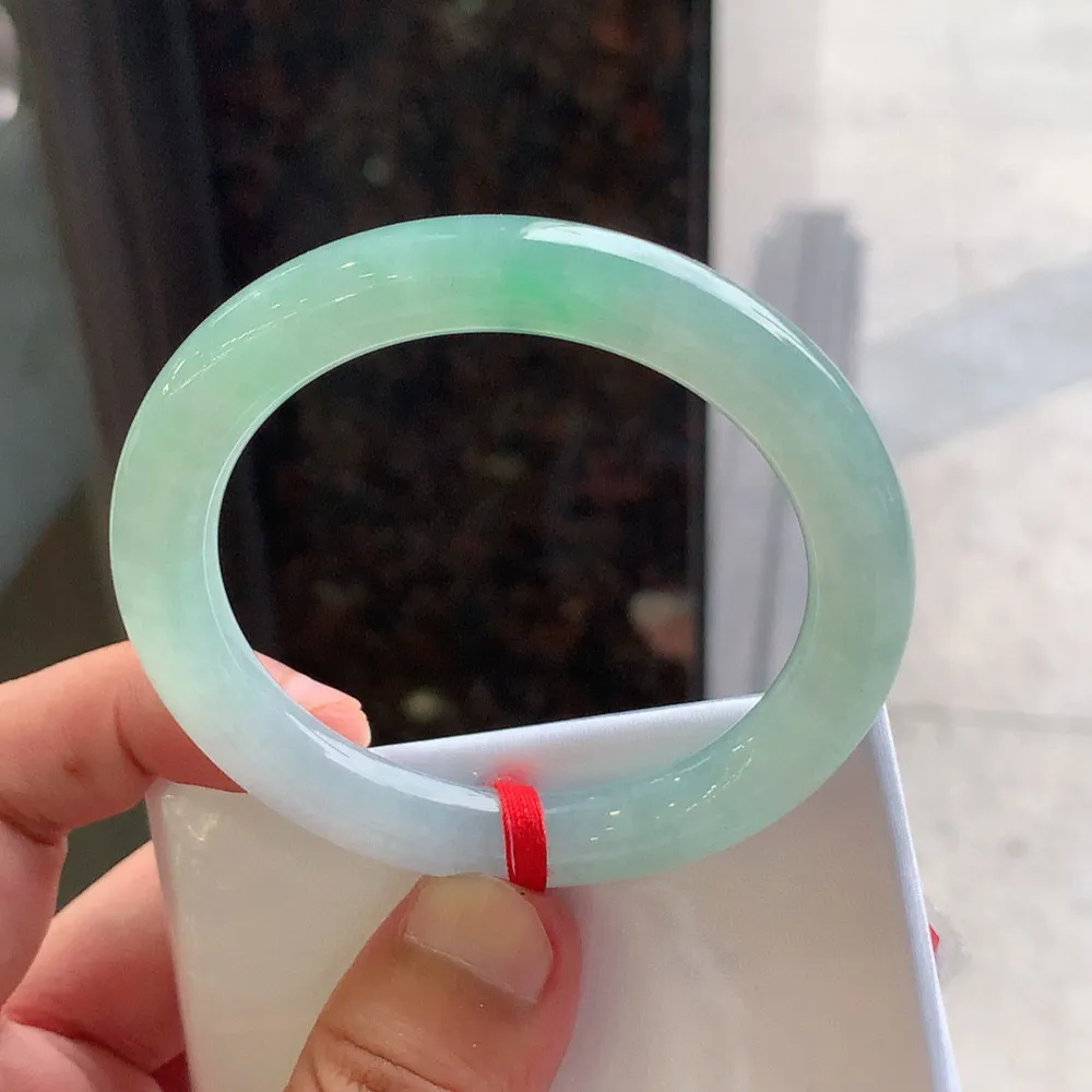圆条高冰阳绿 一丝牛毛纹 尺寸:54.1/9 色阳