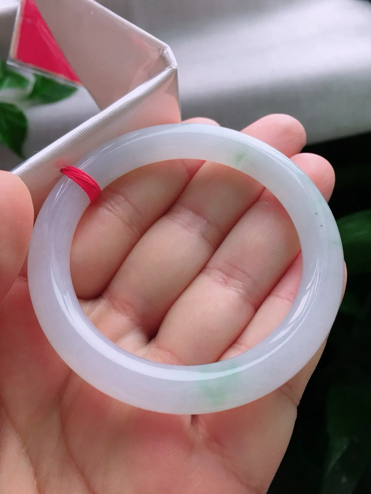 圈口53，圆条手镯，小圈口，飘花，玉质水润，尺寸53-8.3-9.2mm