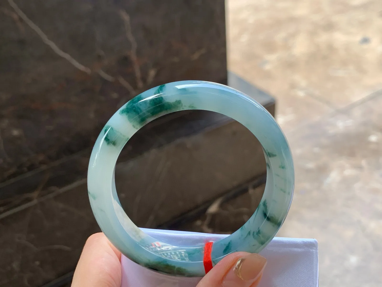 飘花手镯
细腻56.5/12.6/9mm