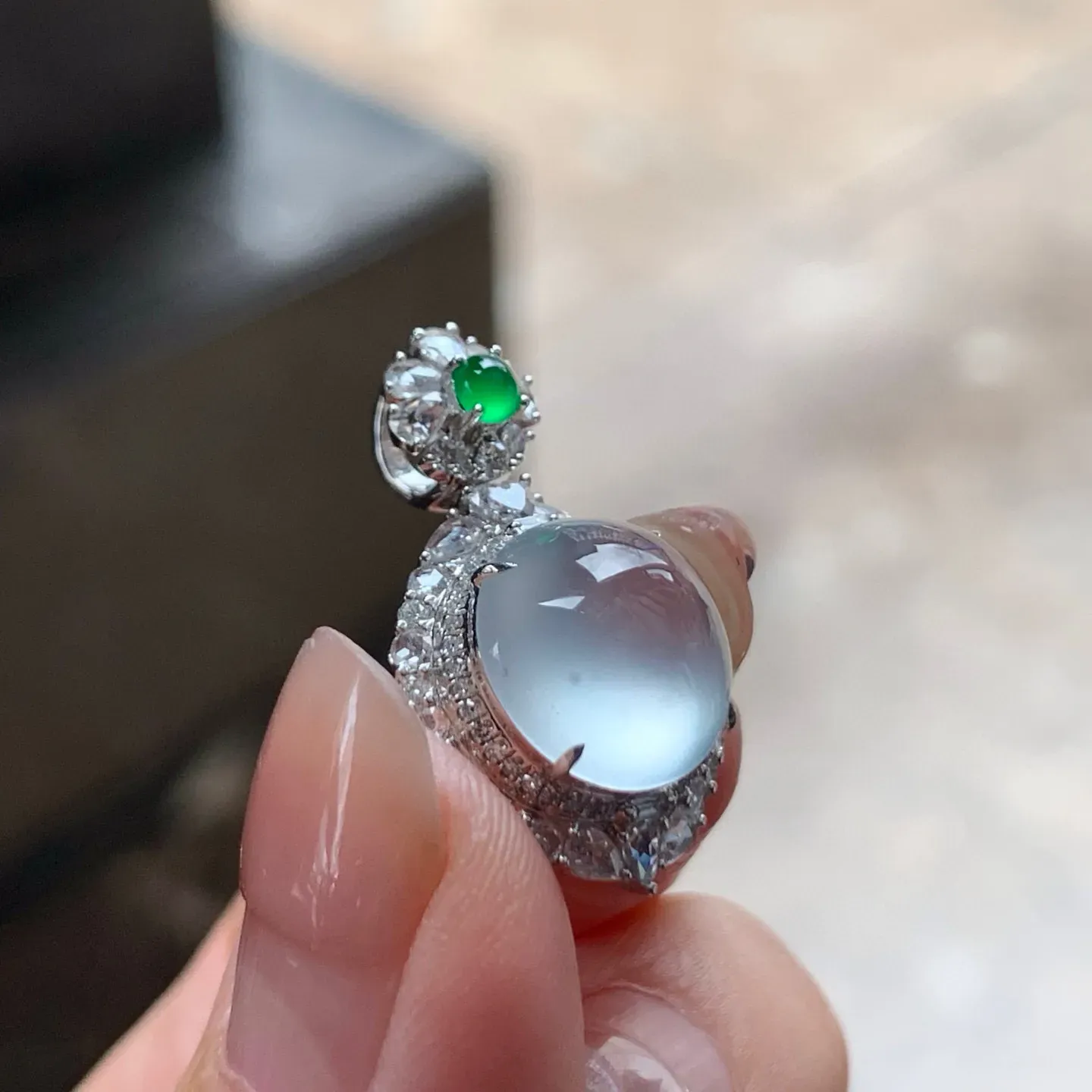 玻璃种蛋面
真金镶嵌 精致