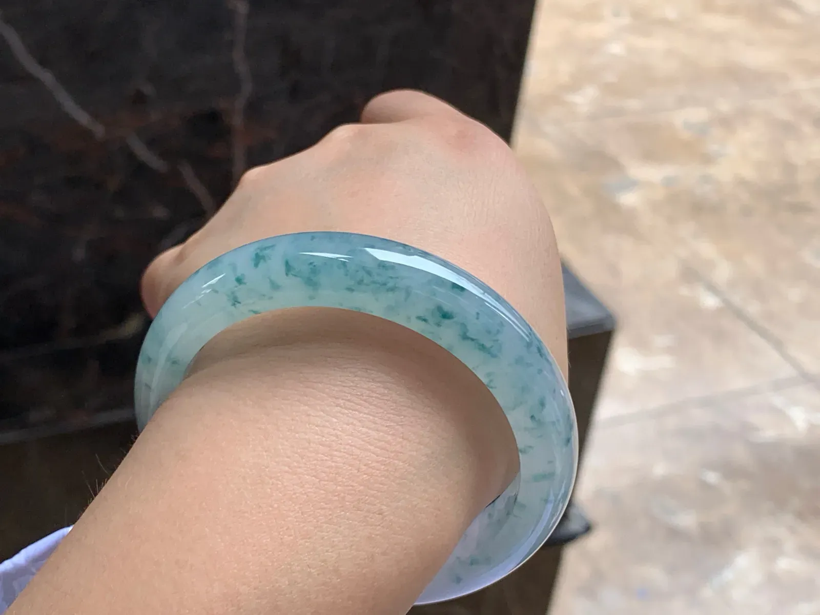54.5-12.3-7.8

冰蓝花手镯^_^种水足