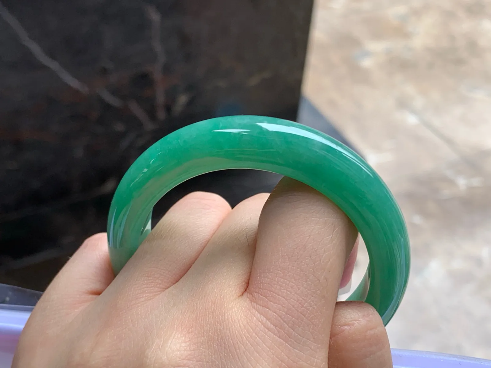 51-12.3-8.5

辣绿色手镯^_^颜色浓郁 鲜艳