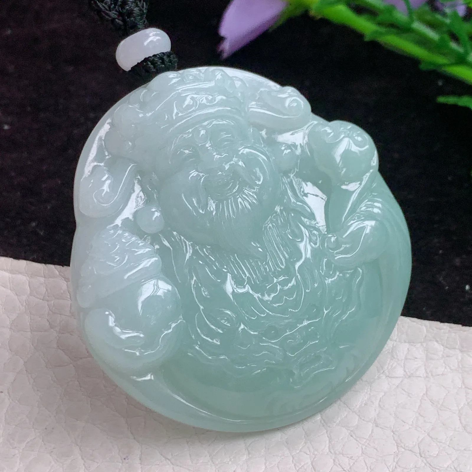 mut实拍50.6*49.2*9老坑精雕胶感清新财神爷玉吊坠 翡翠财爷玉挂件