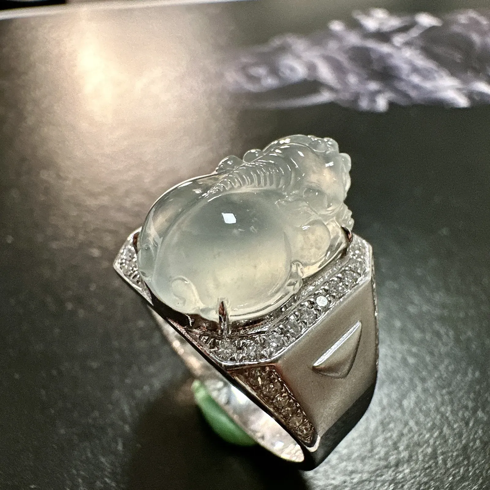 【冰种大貔貅戒指】质地细腻，光泽度不错，招财神兽，18k金钻镶嵌，裸石尺寸16.8*11.5*7.7毫米