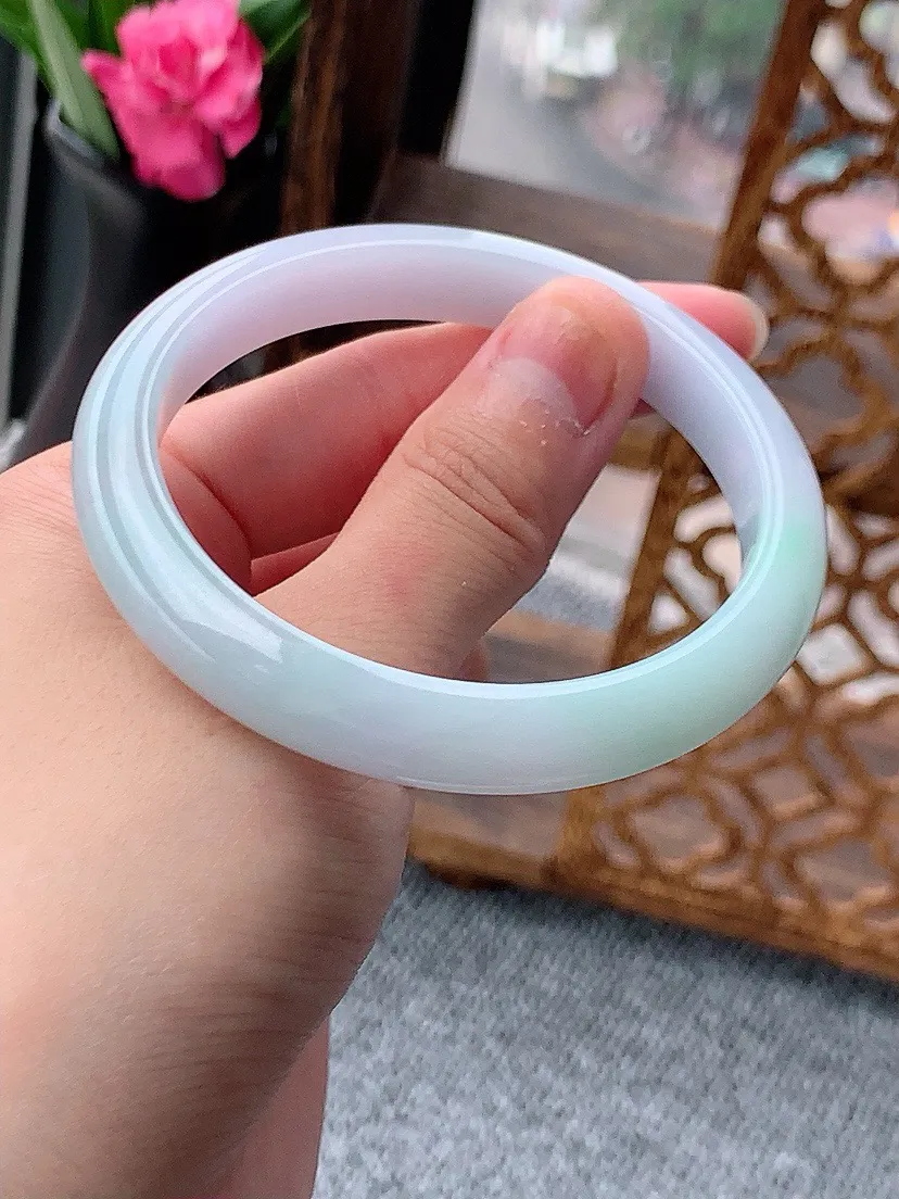 a货翡翠老坑春彩淡紫罗兰飘绿正装正圈手镯57-58圈口  尺寸57×9.7×7mm 重量41.38g 0615