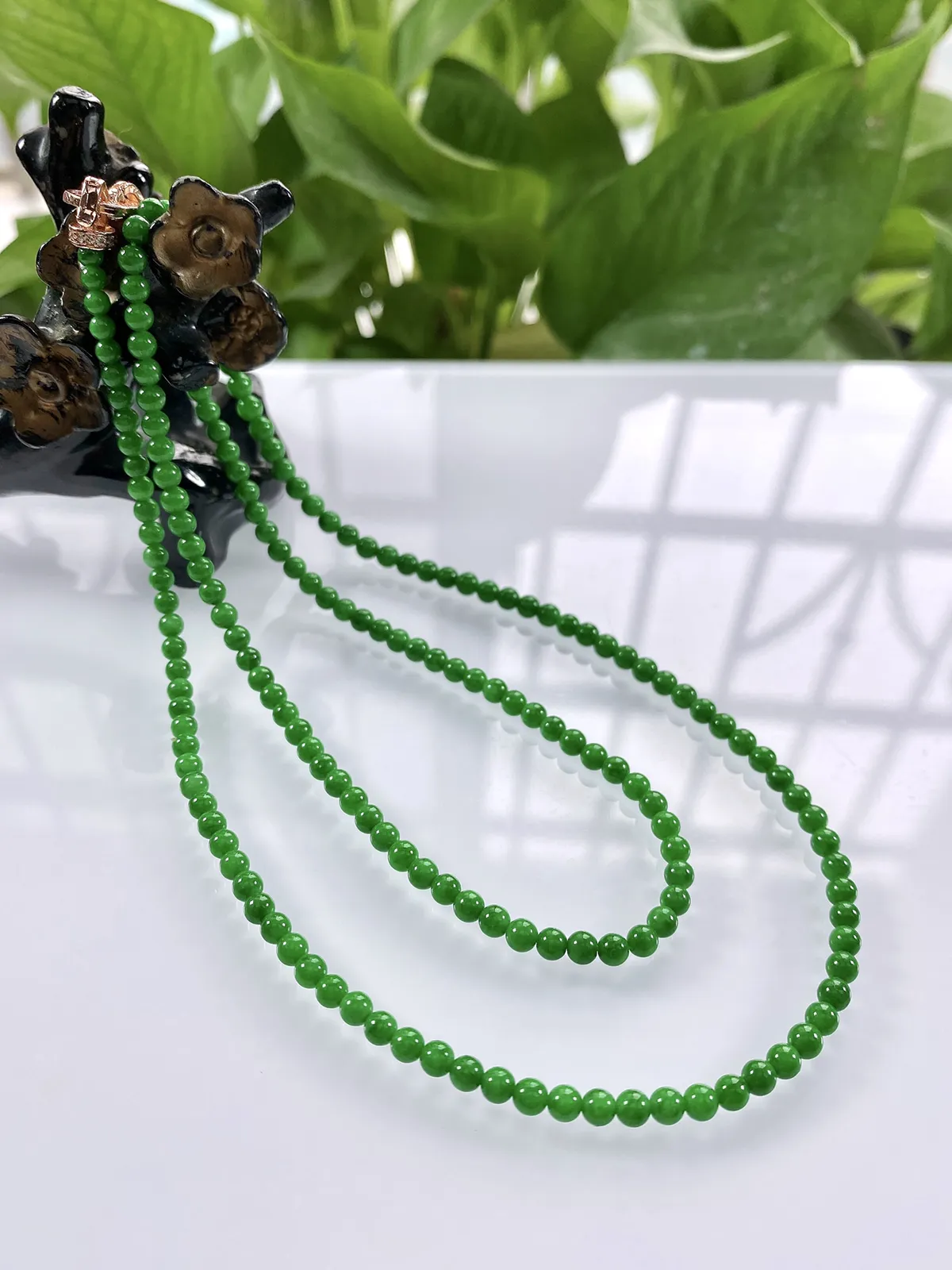 收藏级别，缅甸天然翡翠A货，卡3.6冰润满绿浓阳绿小米珠小圆珠项链手链，尺寸:3.6mm/180颗，长度610mm，重量：14.36g