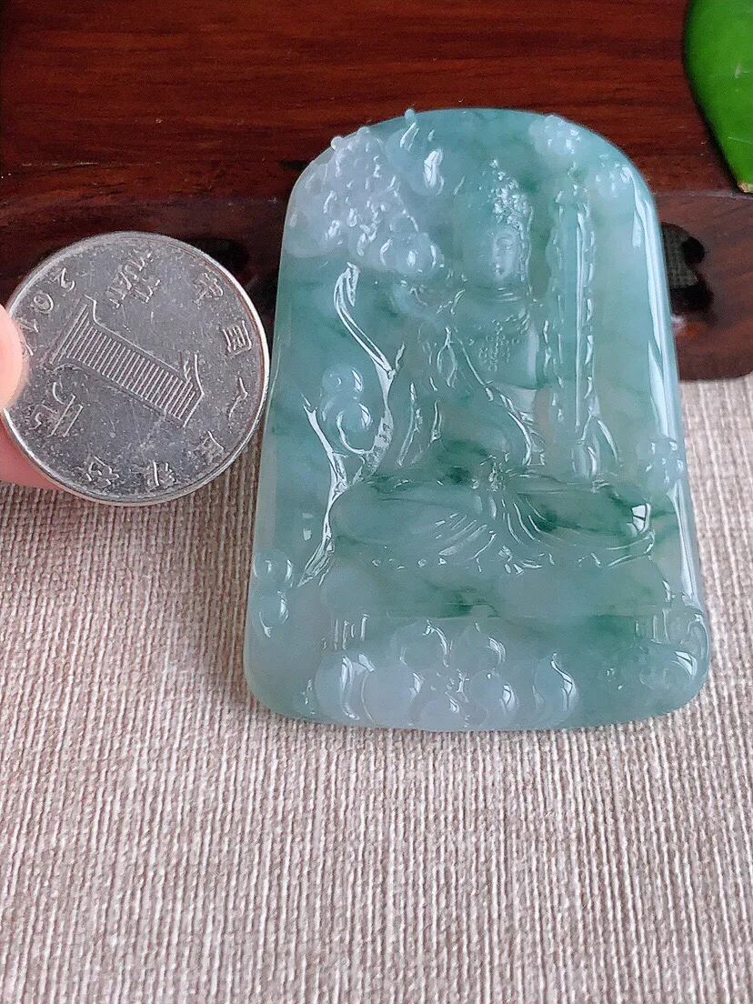 a货翡翠老坑冰种飘花虚空藏菩萨吊坠  尺寸58×41×5mm 重量28.48g 0617