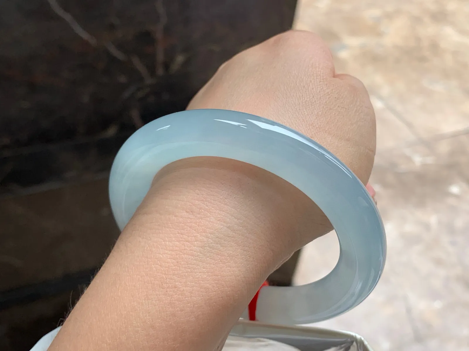 58.5-12.3

冰蓝圆条手镯^_^种水好
