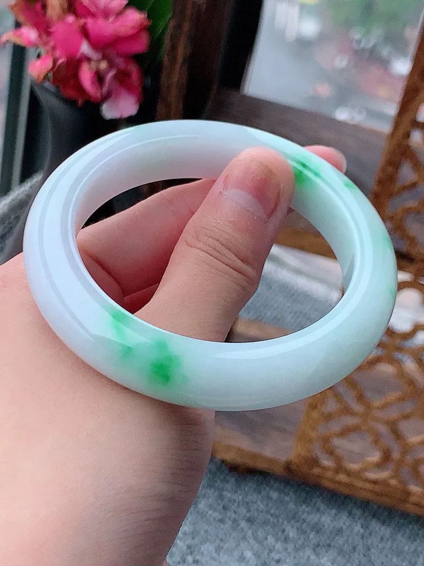 a货翡翠老坑白底青飘阳绿厚装正装正圈手镯56-57圈口  尺寸56.3×11.7×9.6mm 重量69.96g 0614