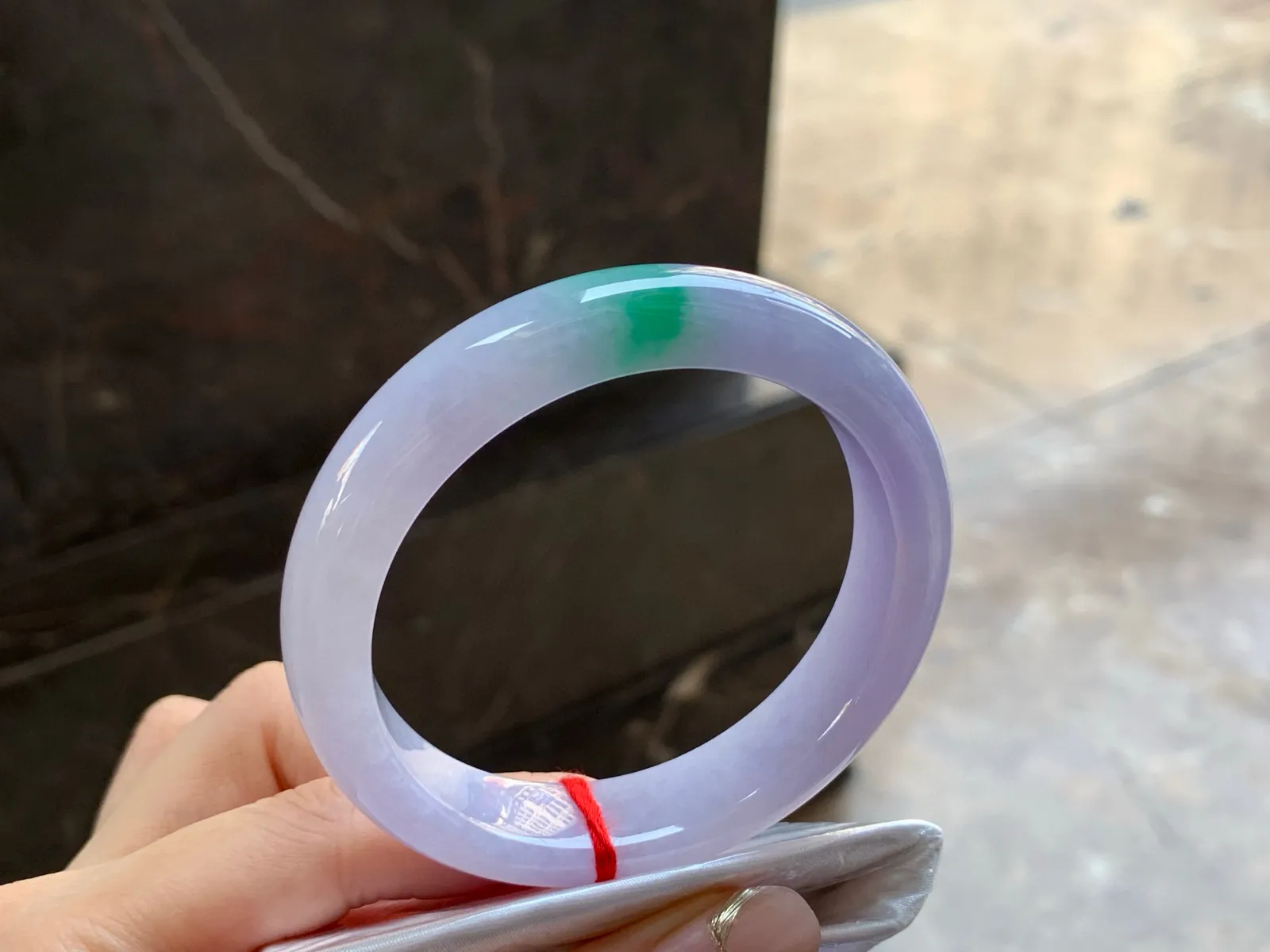 春彩手镯
54.7/12.7/8.3mm
