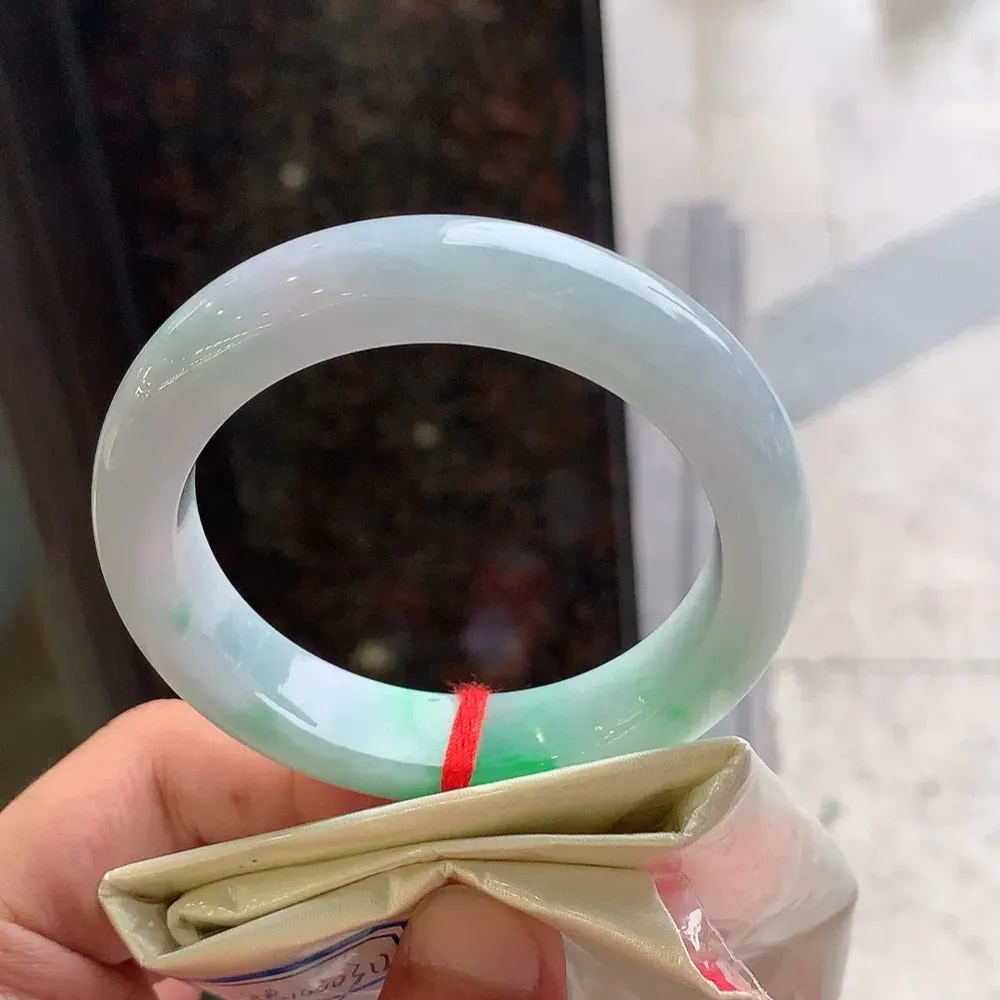 正圈冰糯阳绿 微纹 尺寸:54.9/12.9/9.3 色阳️️
