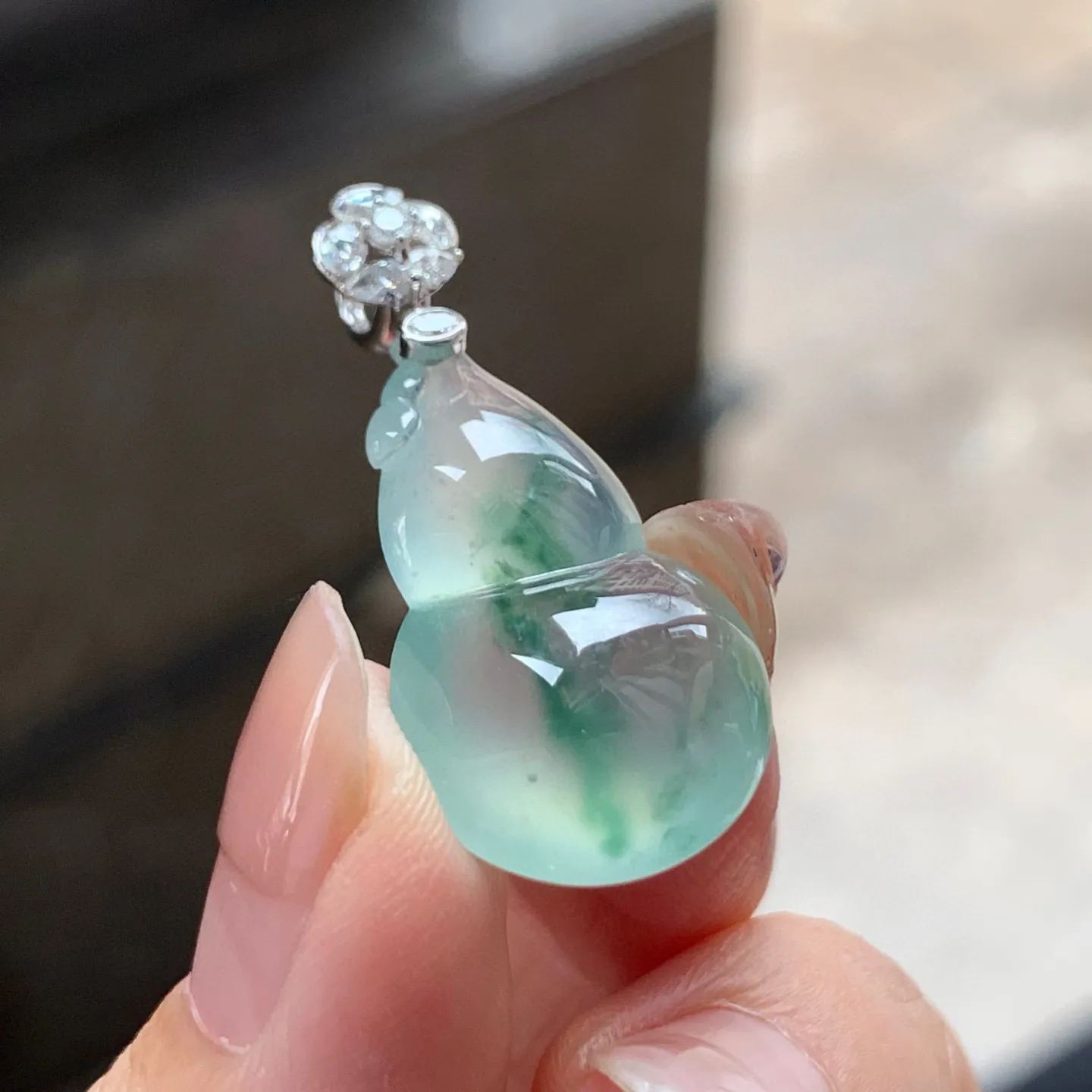 冰种飘花葫芦
清爽 金扣