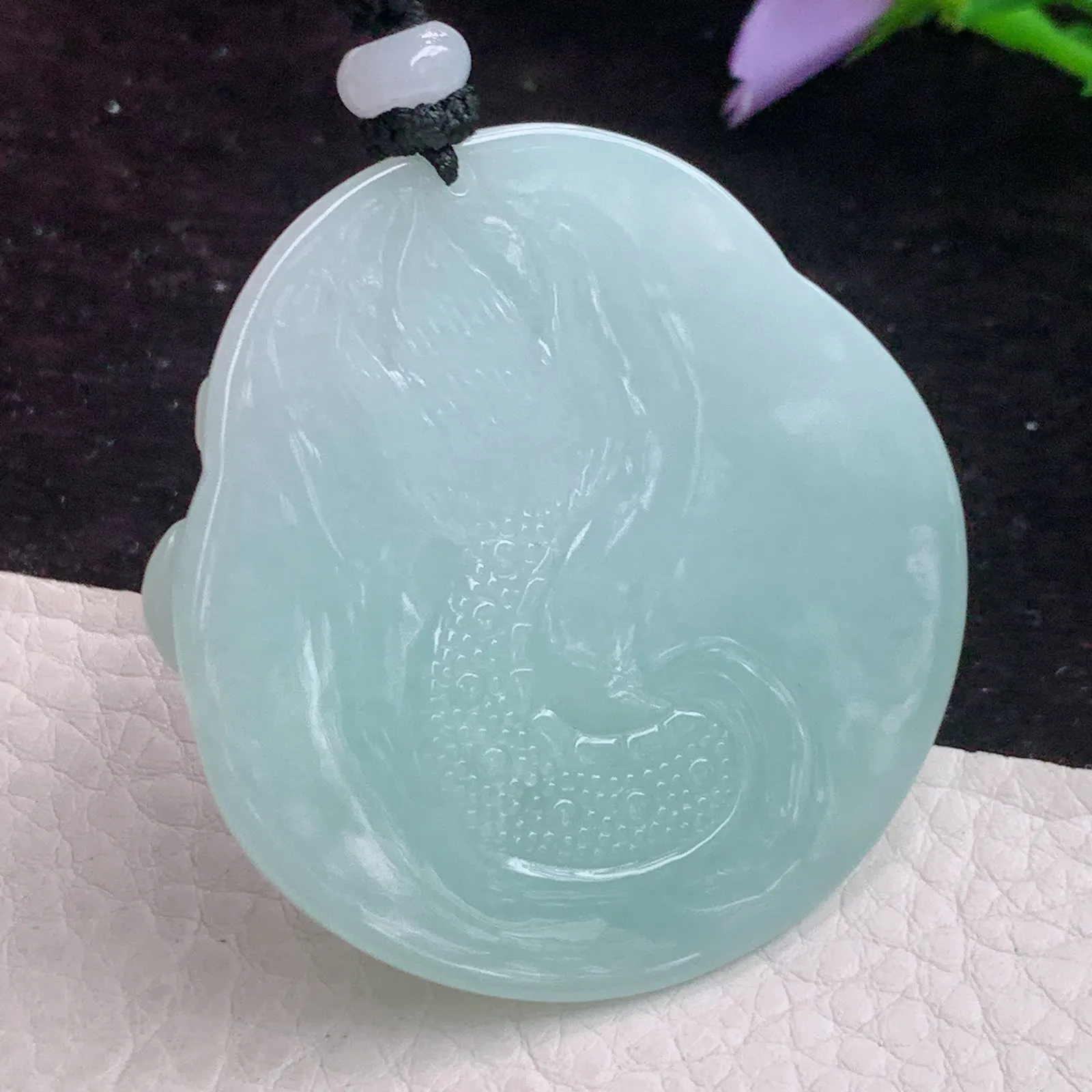 mut实拍50.6*49.2*9老坑精雕胶感清新财神爷玉吊坠 翡翠财爷玉挂件
