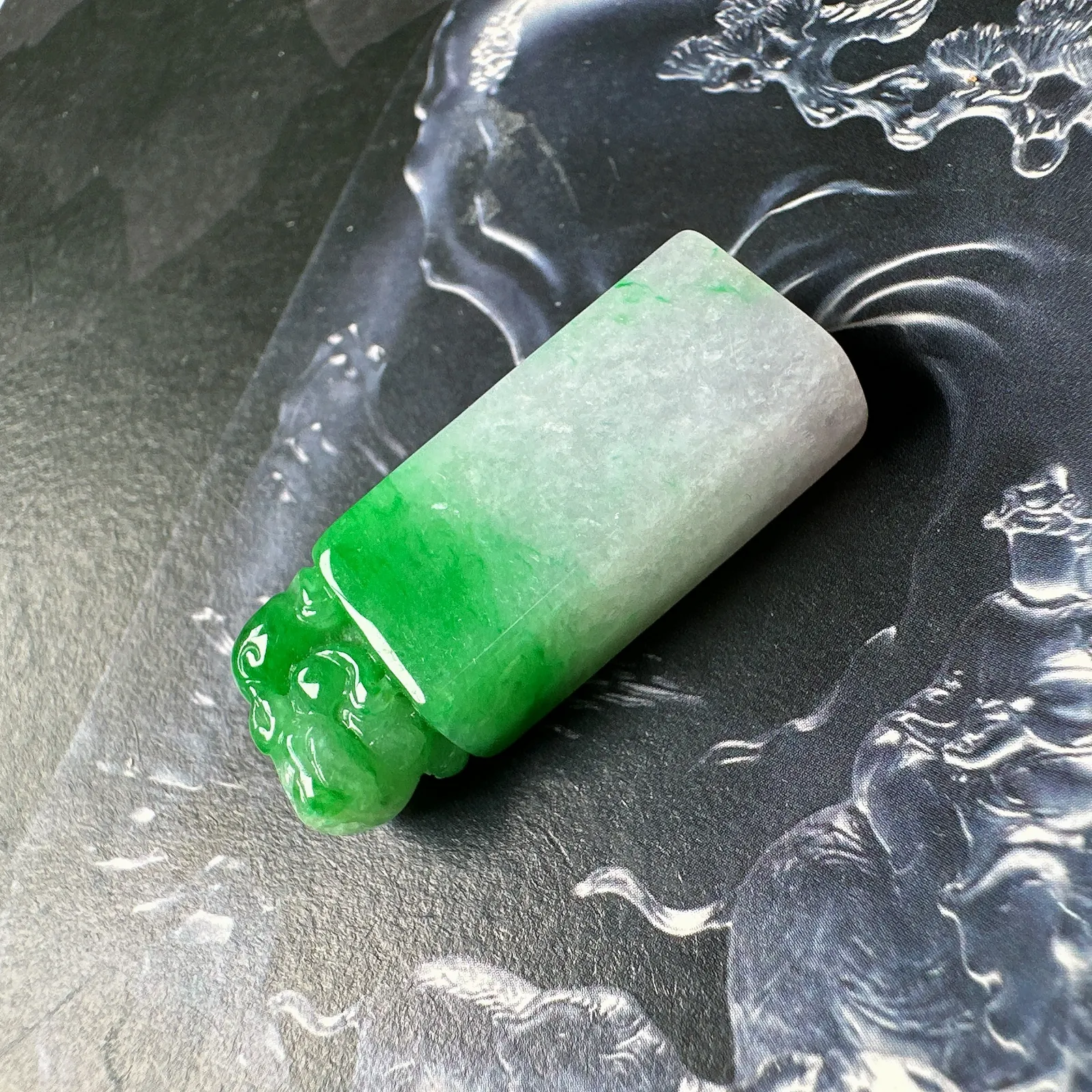 【印章】飘辣绿色貔貅印章，淡淡的紫罗兰地，有点春彩感，品质上佳，无纹无裂，做个私人印章很合适。