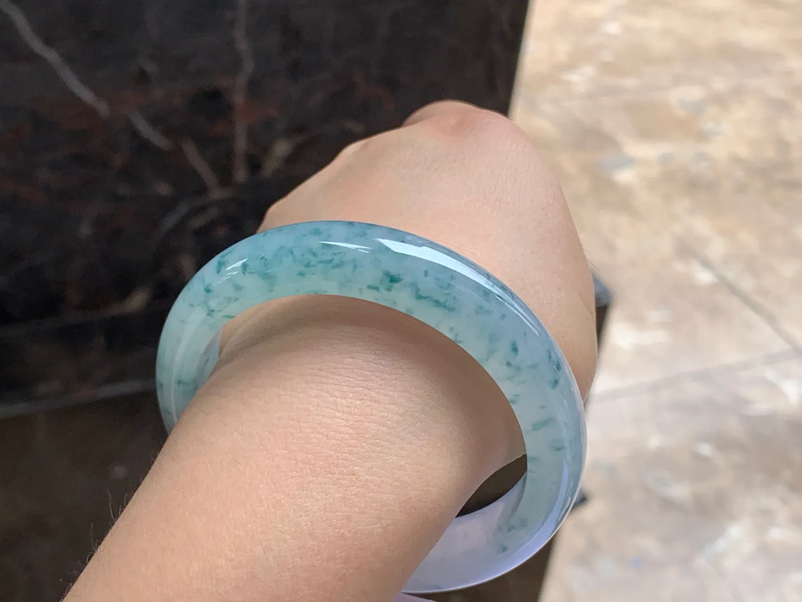 54.5-12.3-7.8

冰蓝花手镯^_^种水足