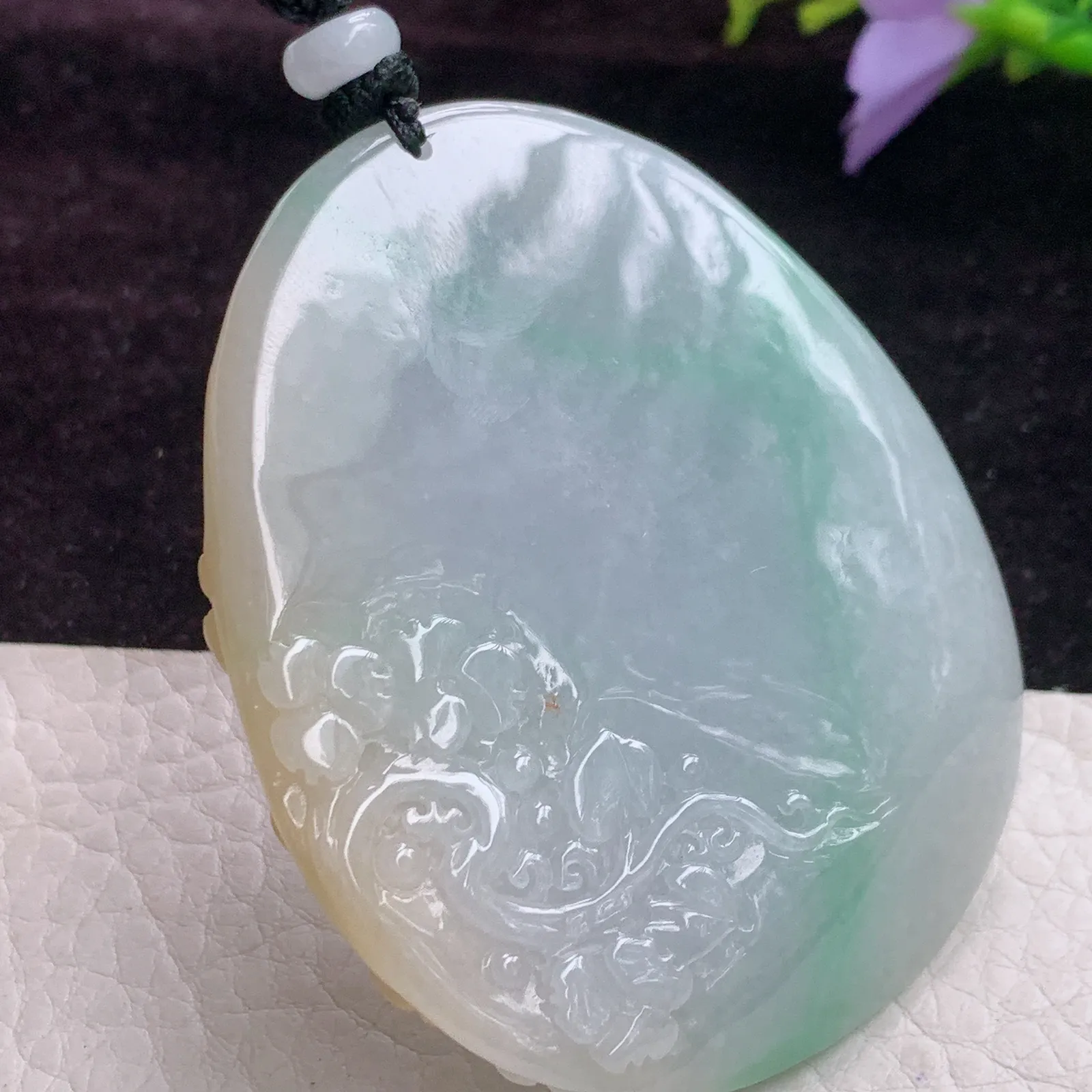 mut实拍64.5*52.8*12老坑精雕胶感三彩母仪天下玉吊坠 翡翠凤牌玉挂件