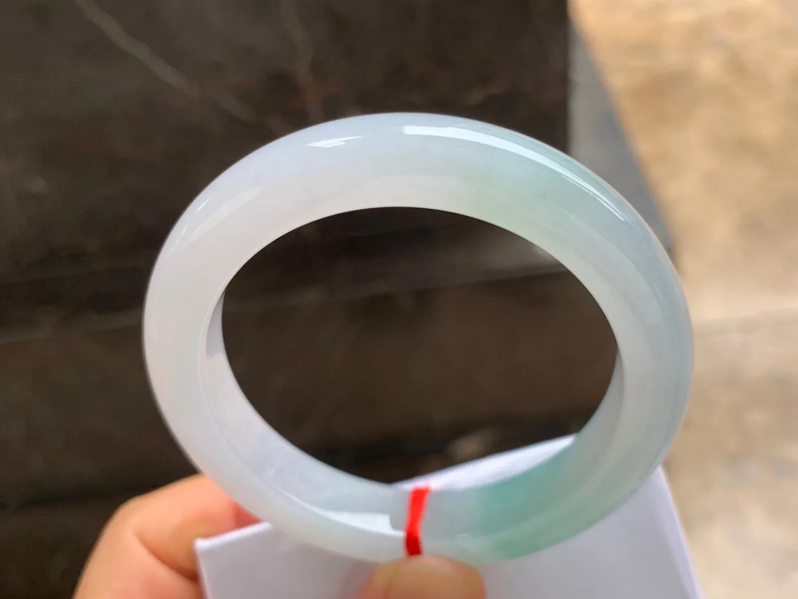 54-10-9mm
冰种飘花手镯 温润细腻 清爽