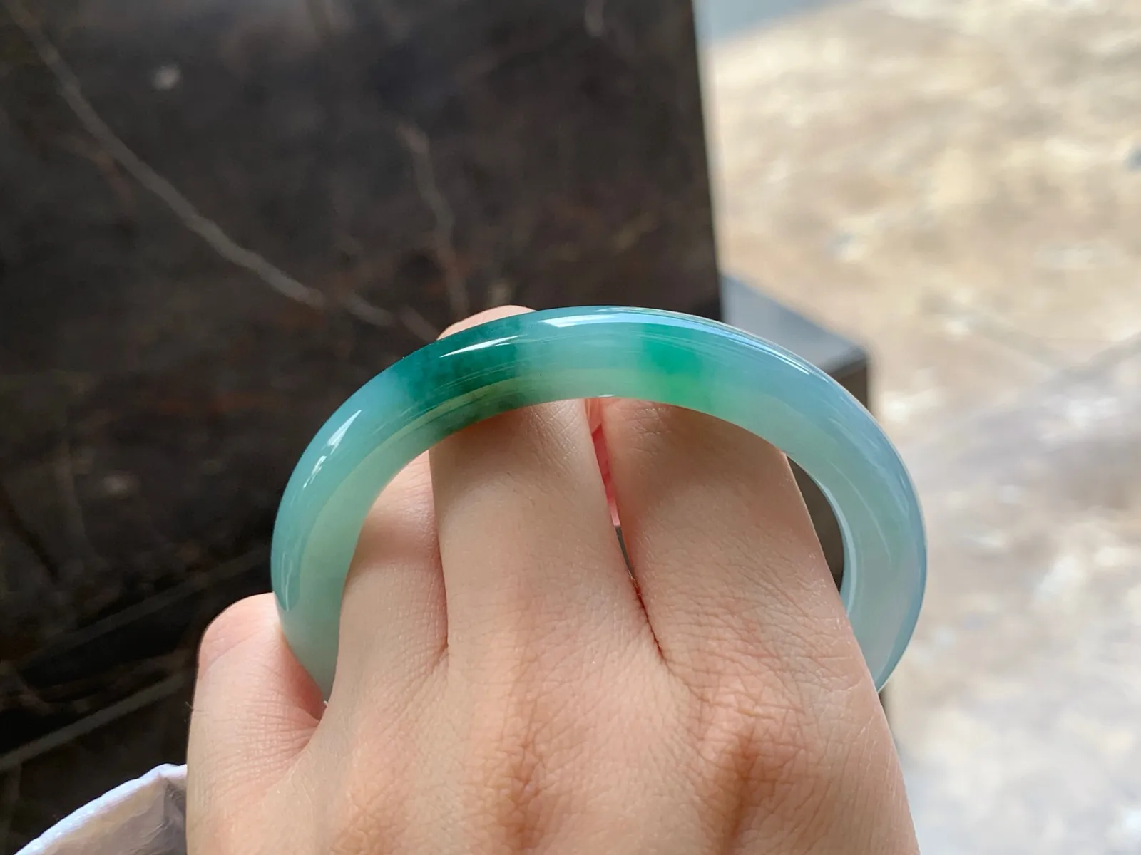圆条手镯
水润56/9.2mm