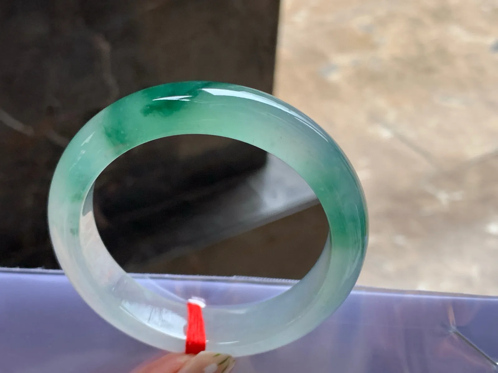 53-13.5-8.5

冰绿花手镯^_^种水足 飘花浓郁
