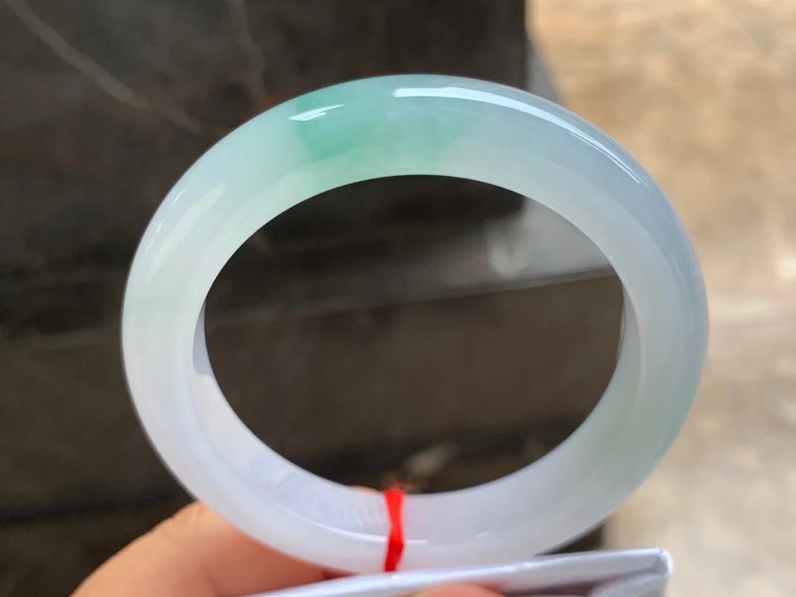 54-10-9mm
冰种飘花手镯 温润细腻 清爽
