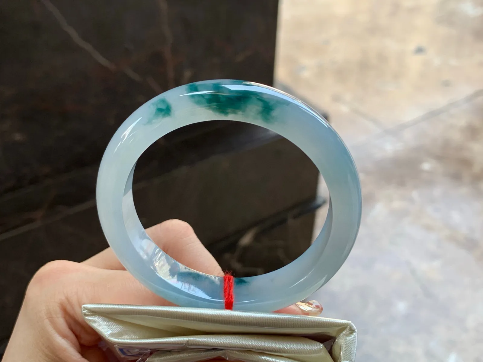 冰飘花手镯
种好水足 54.8/12/8.2mm