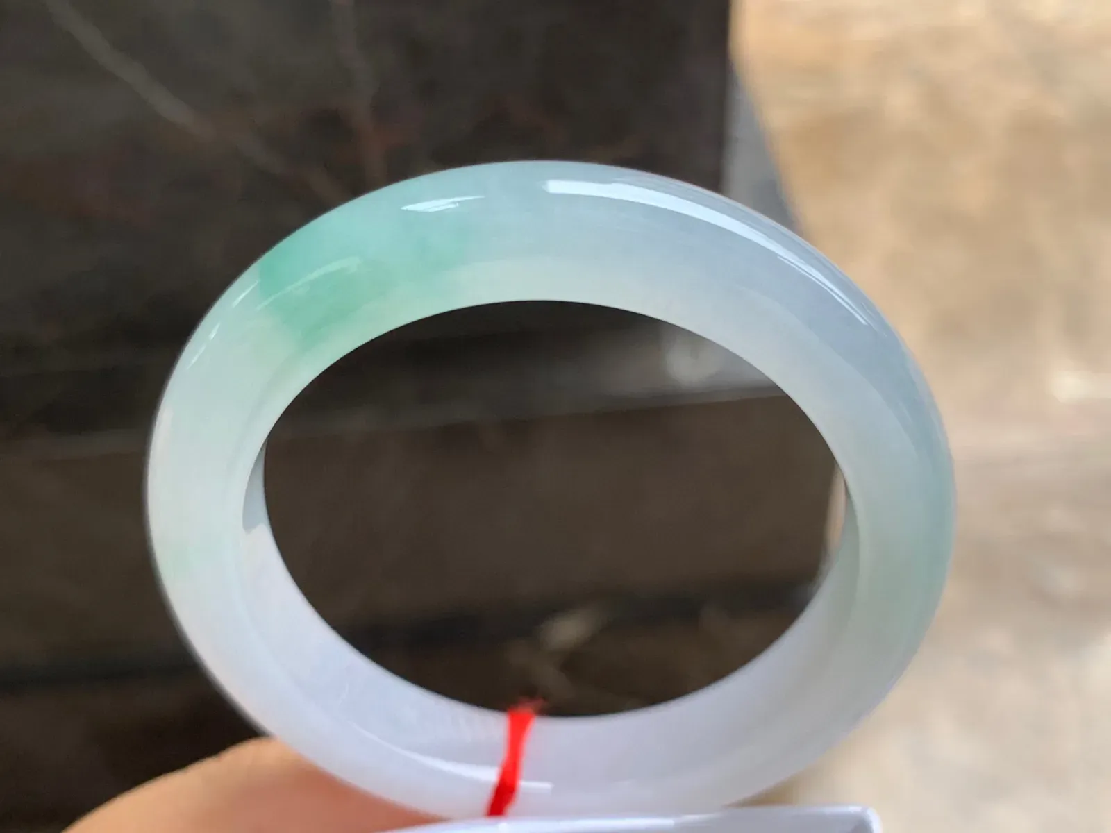 54-10-9mm
冰种飘花手镯 温润细腻 清爽